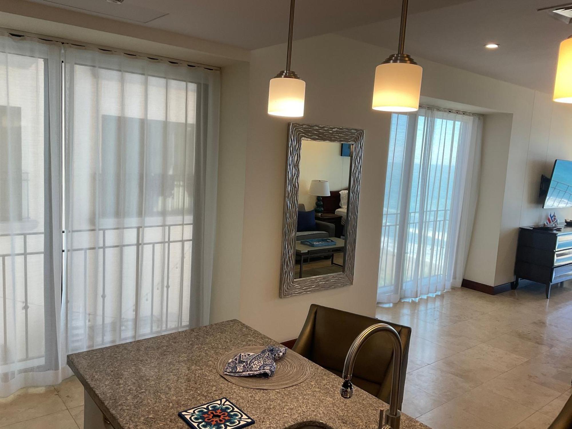 Apartment Oceanfront #1119 In A Luxury