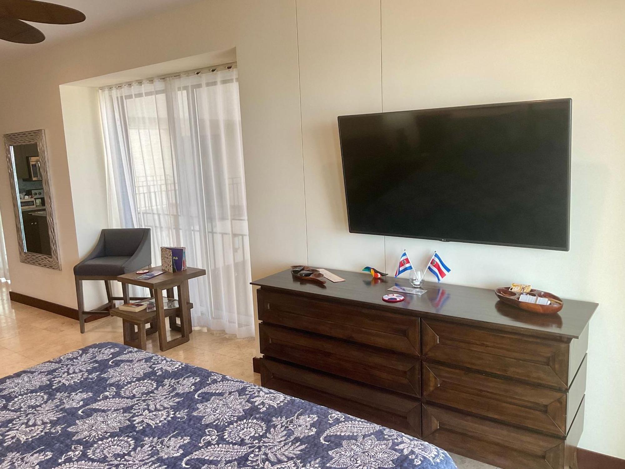 Apartment Oceanfront #1119 In A Luxury *