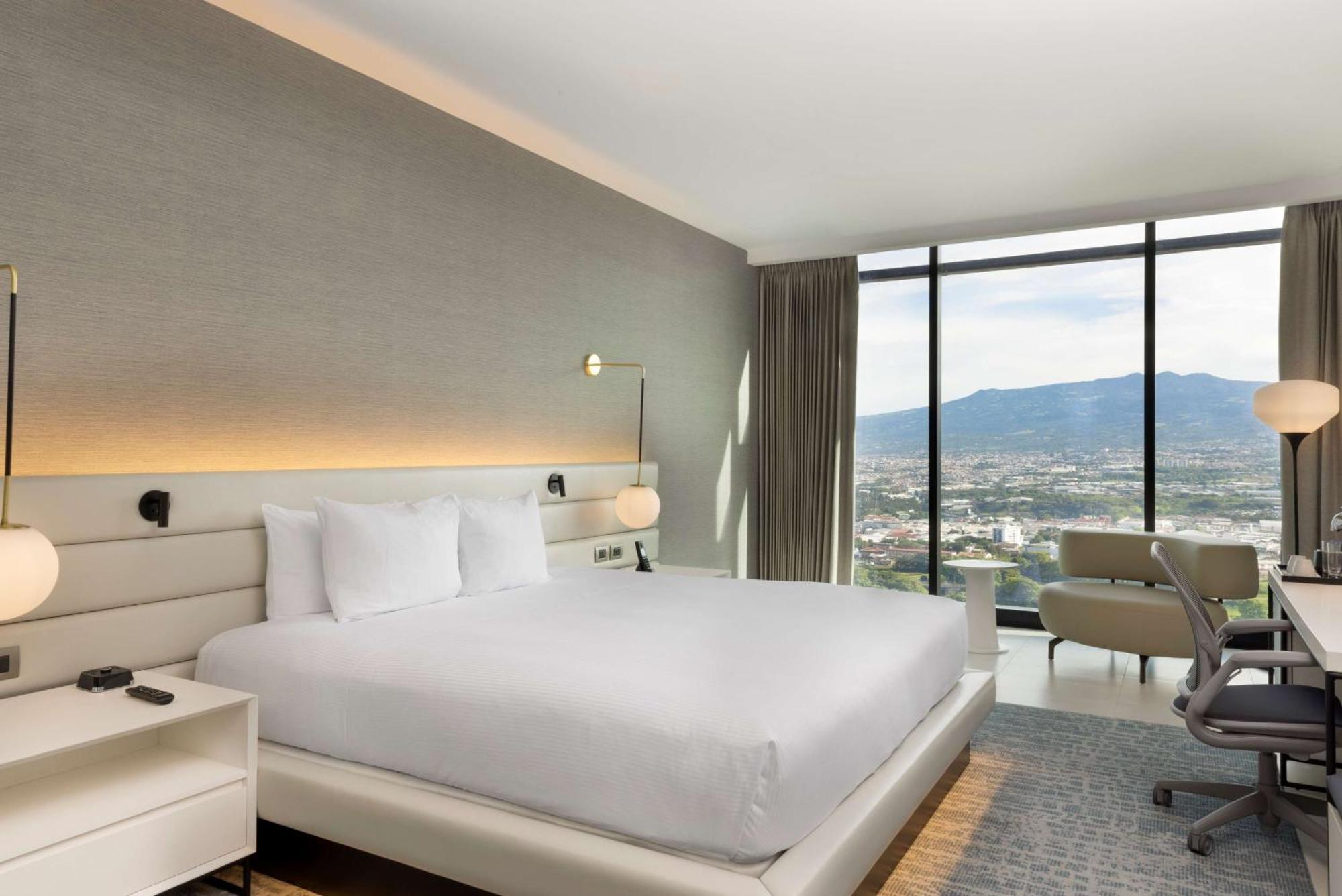 Hilton La Sabana 4*