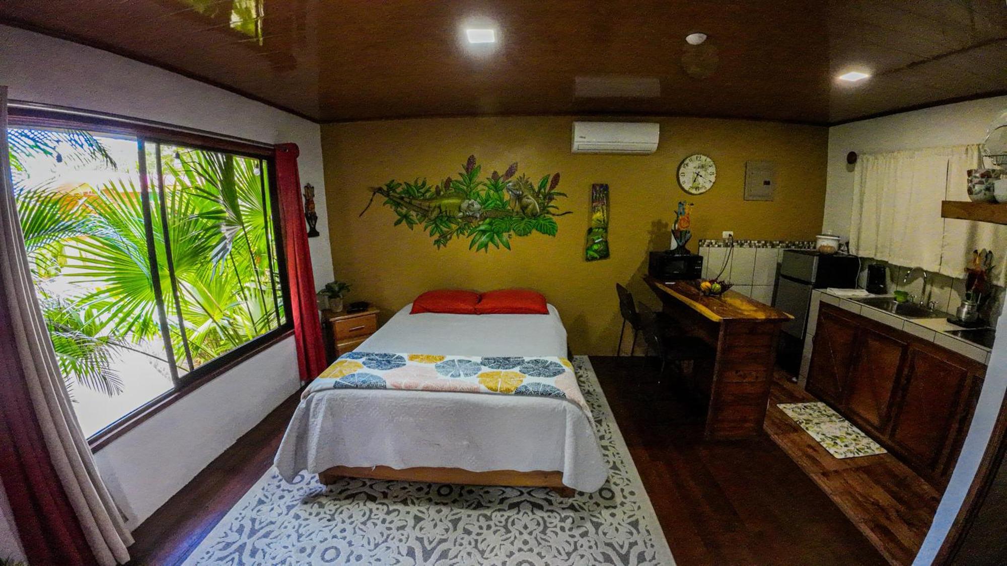 Iguanas Arenal Volcano Hotel *