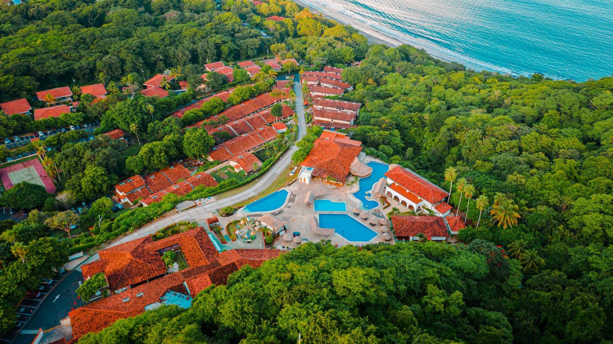 Condovac La Costa 4*