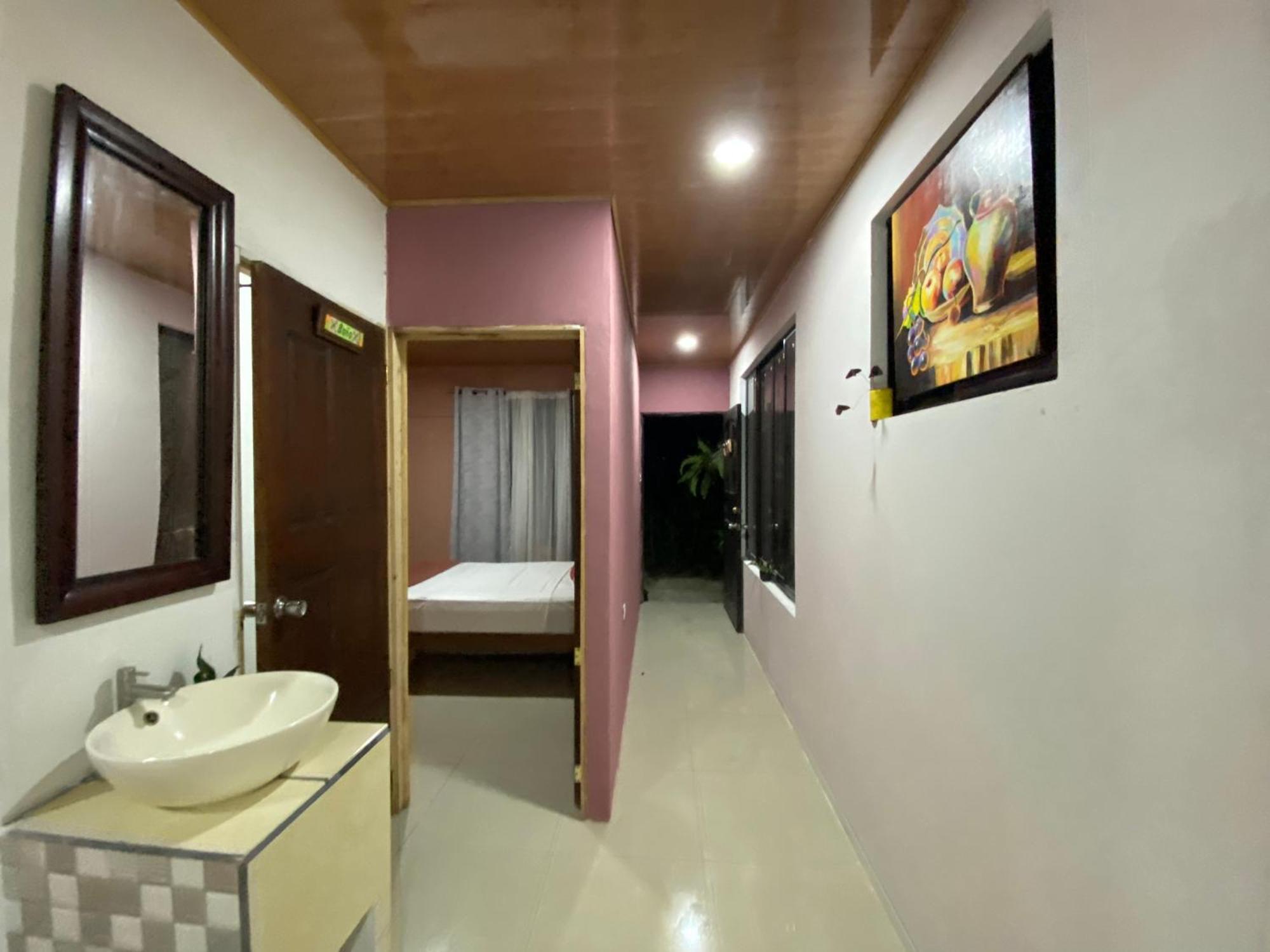 The Sloth Retreat & Fortuna Apartment
