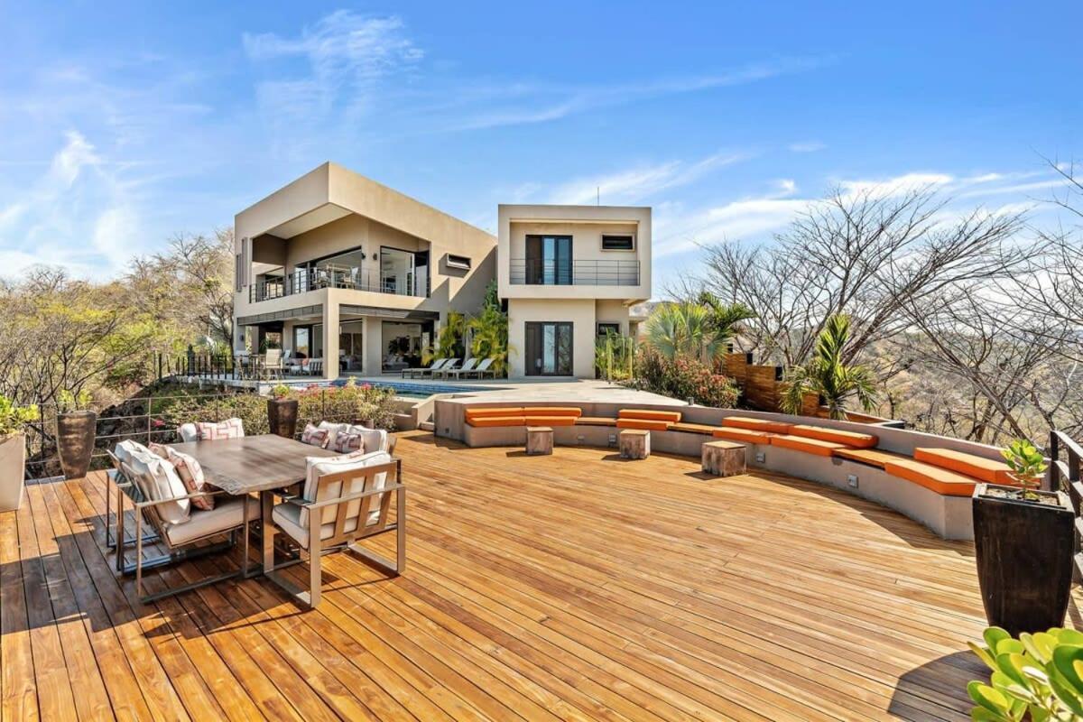 Holiday home 5-bd Beauty With Pool Above Potrero