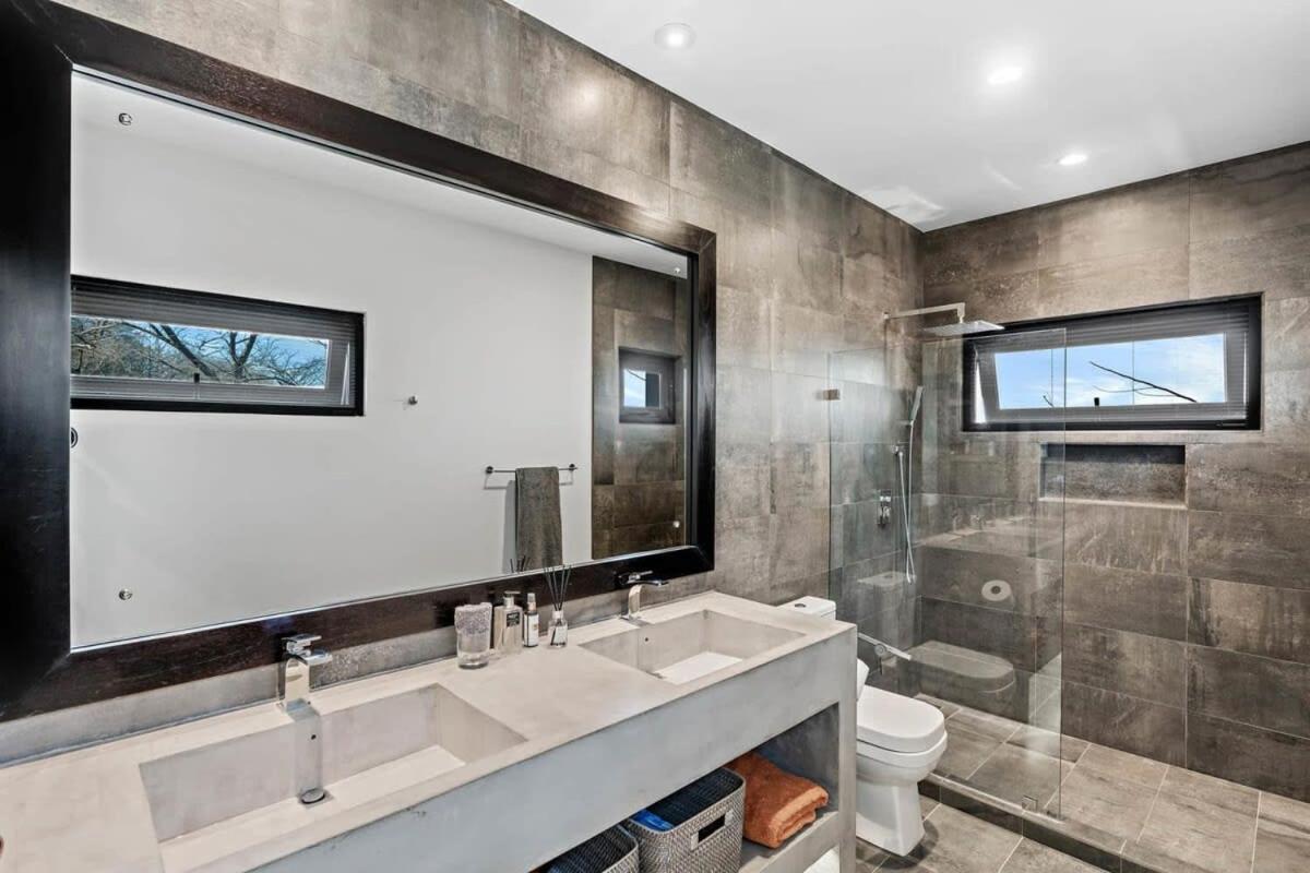 5-bd Beauty With Pool Above Potrero *