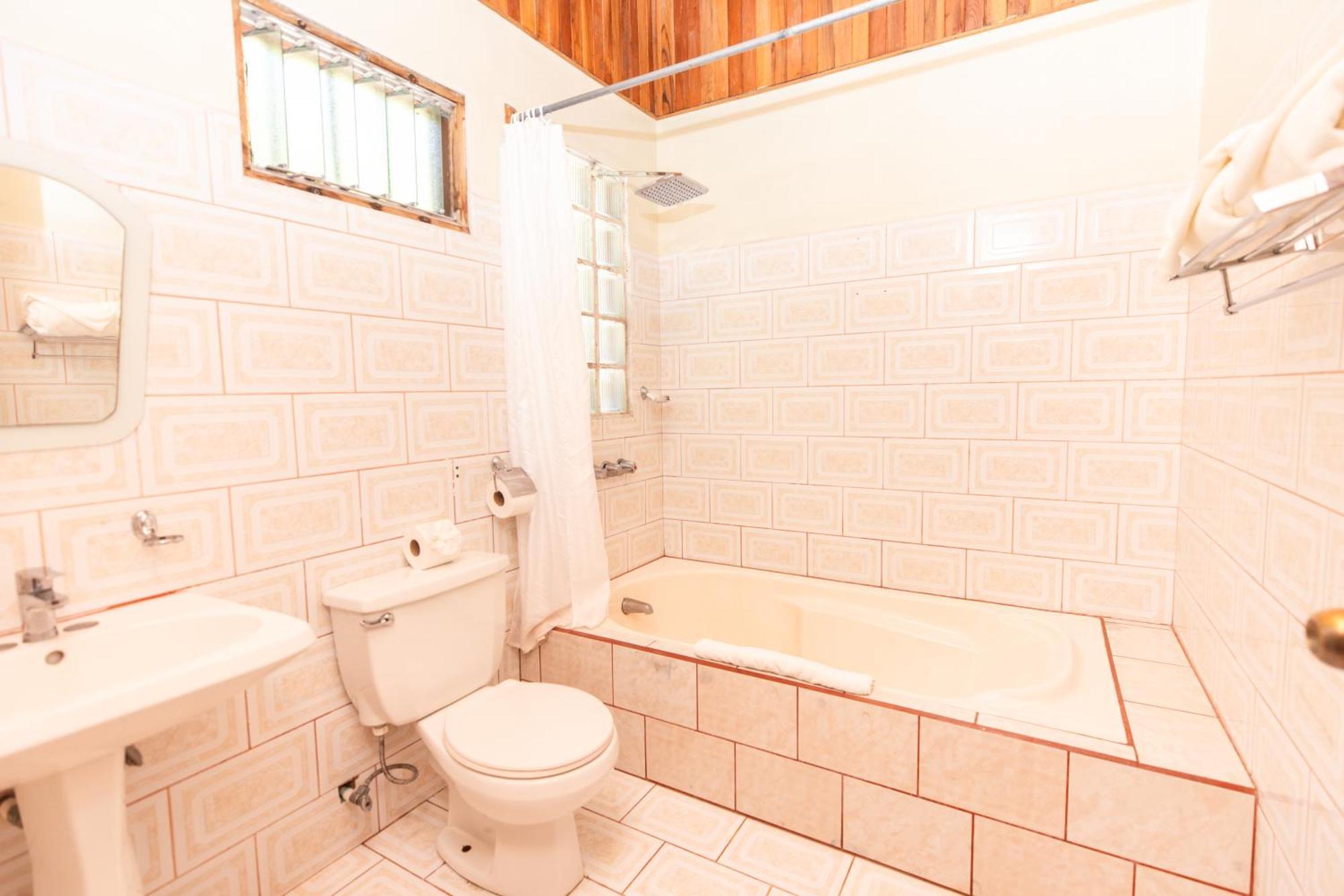 Hotel Jaguarundi Jungle -