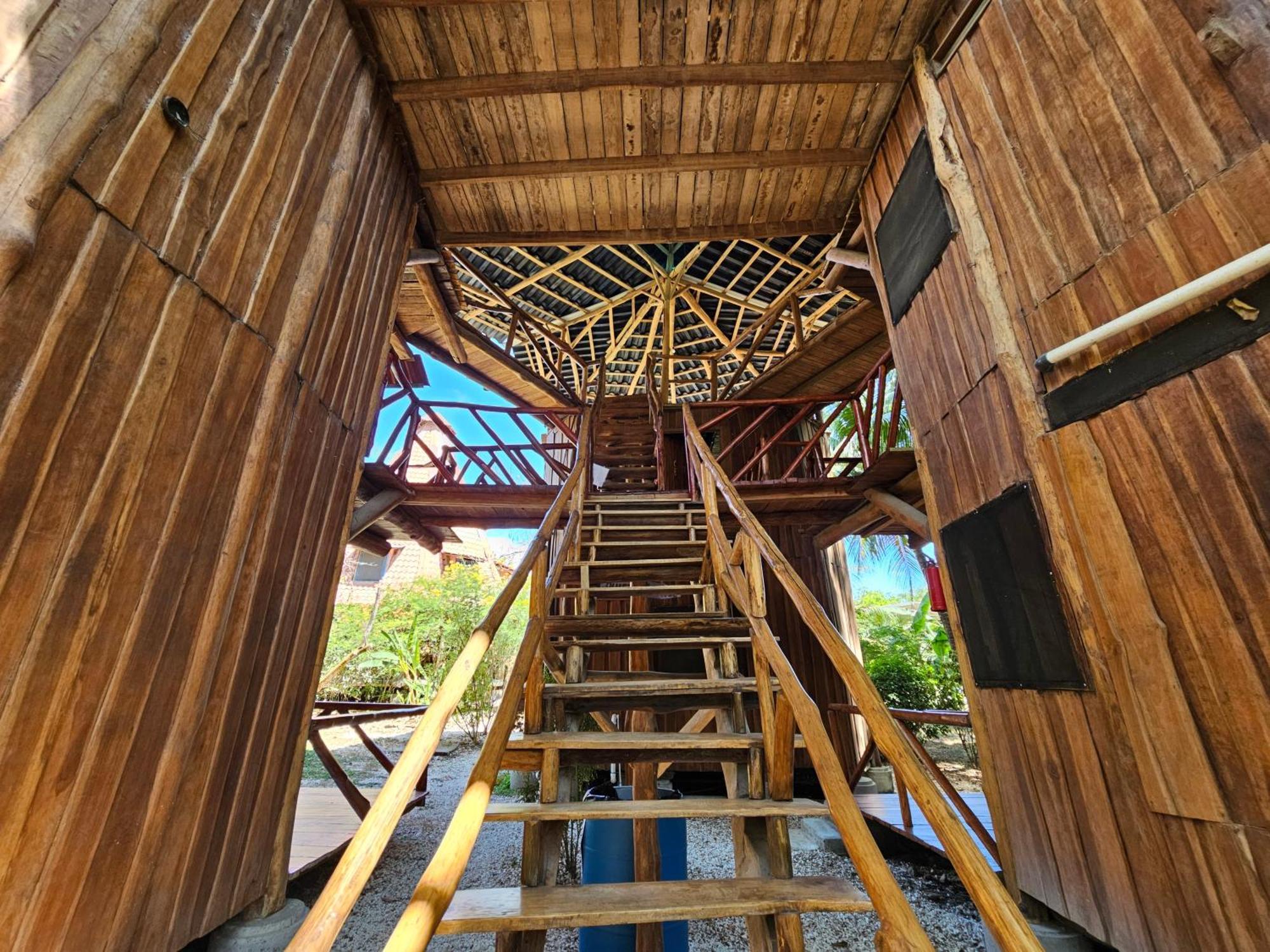 Lodge Don Jon's Surf And Yoga *