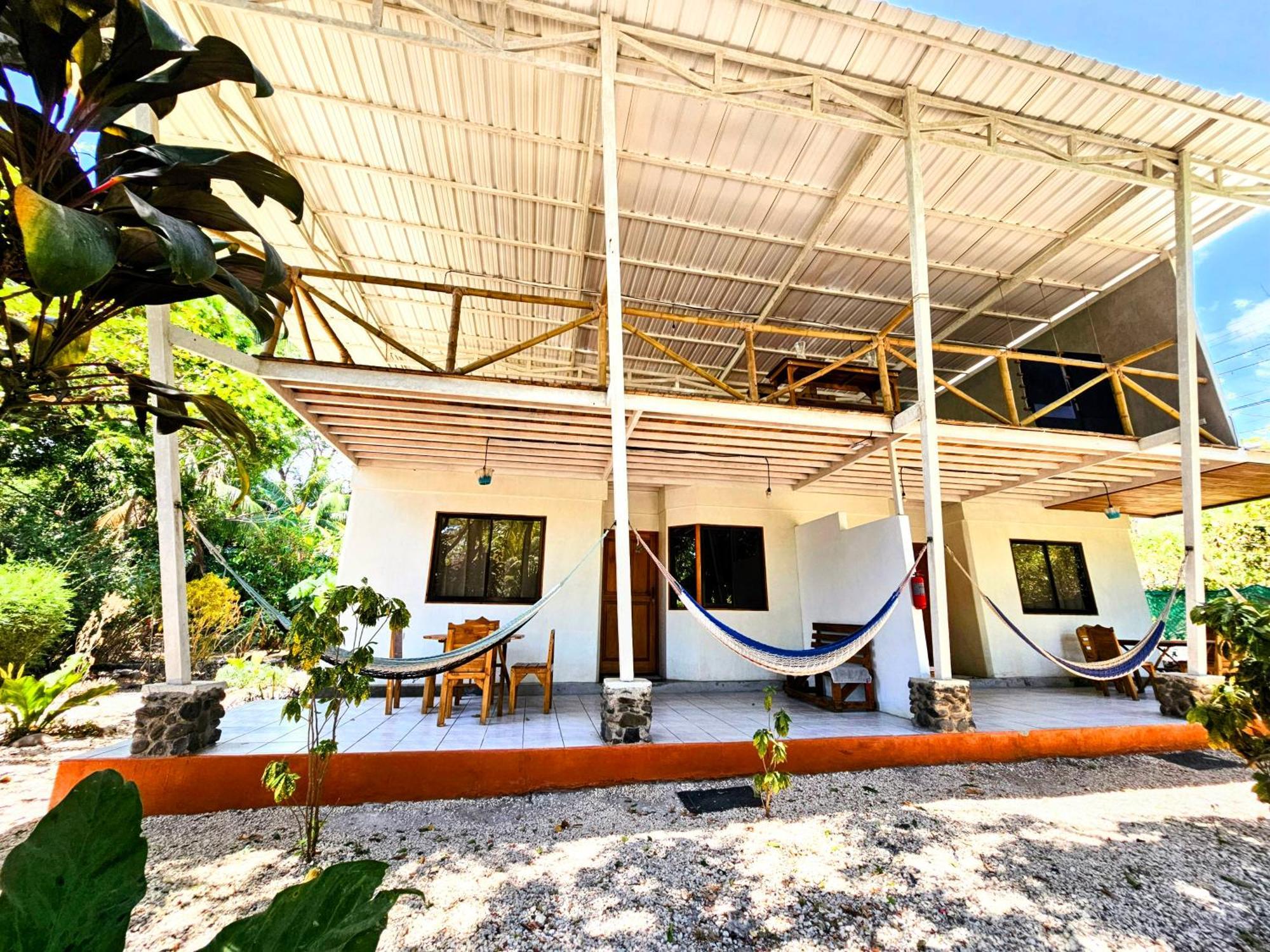 Lodge Don Jon's Surf And Yoga *