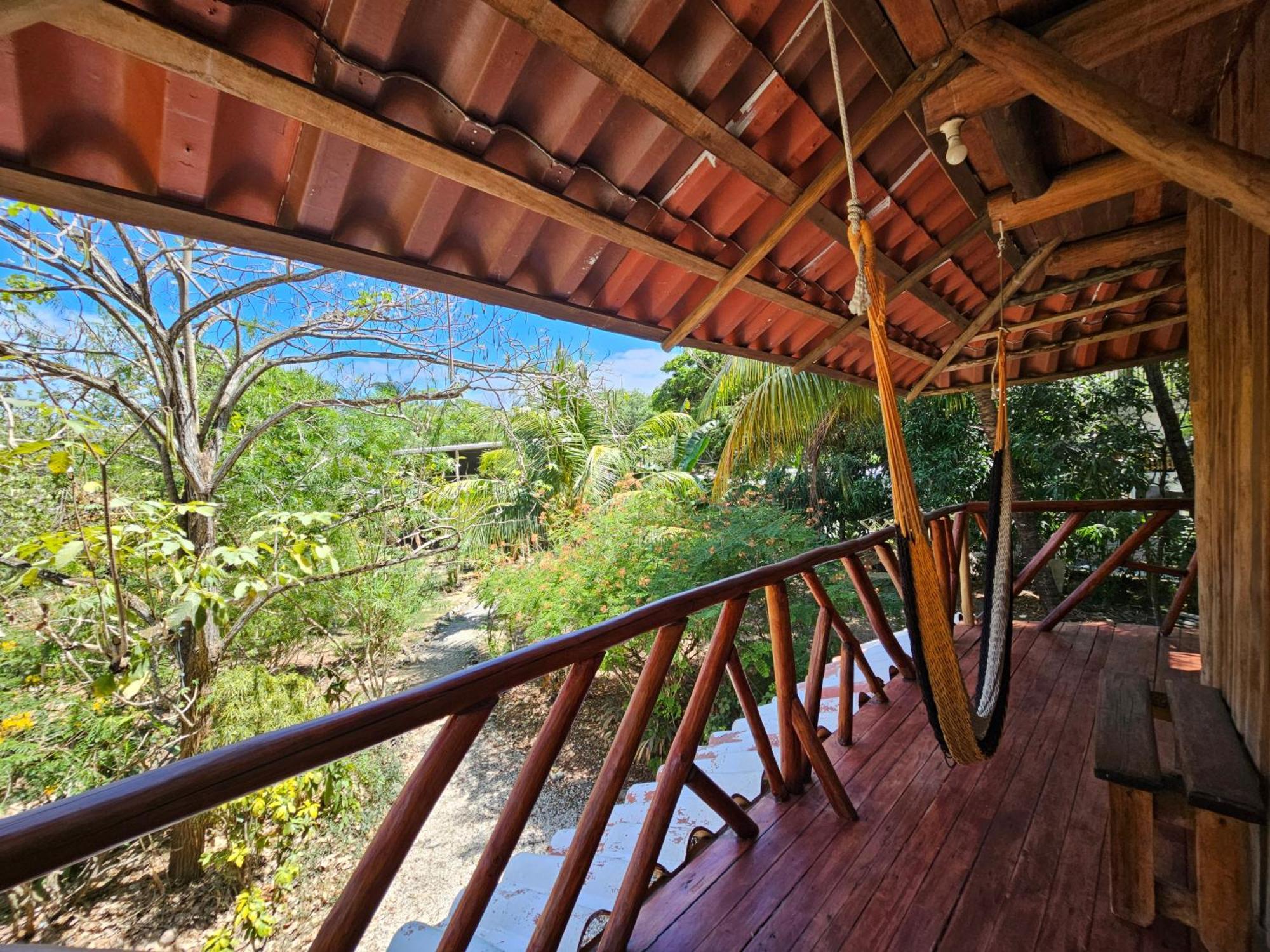 Lodge Don Jon's Surf And Yoga Playa Santa Teresa (Puntarenas)