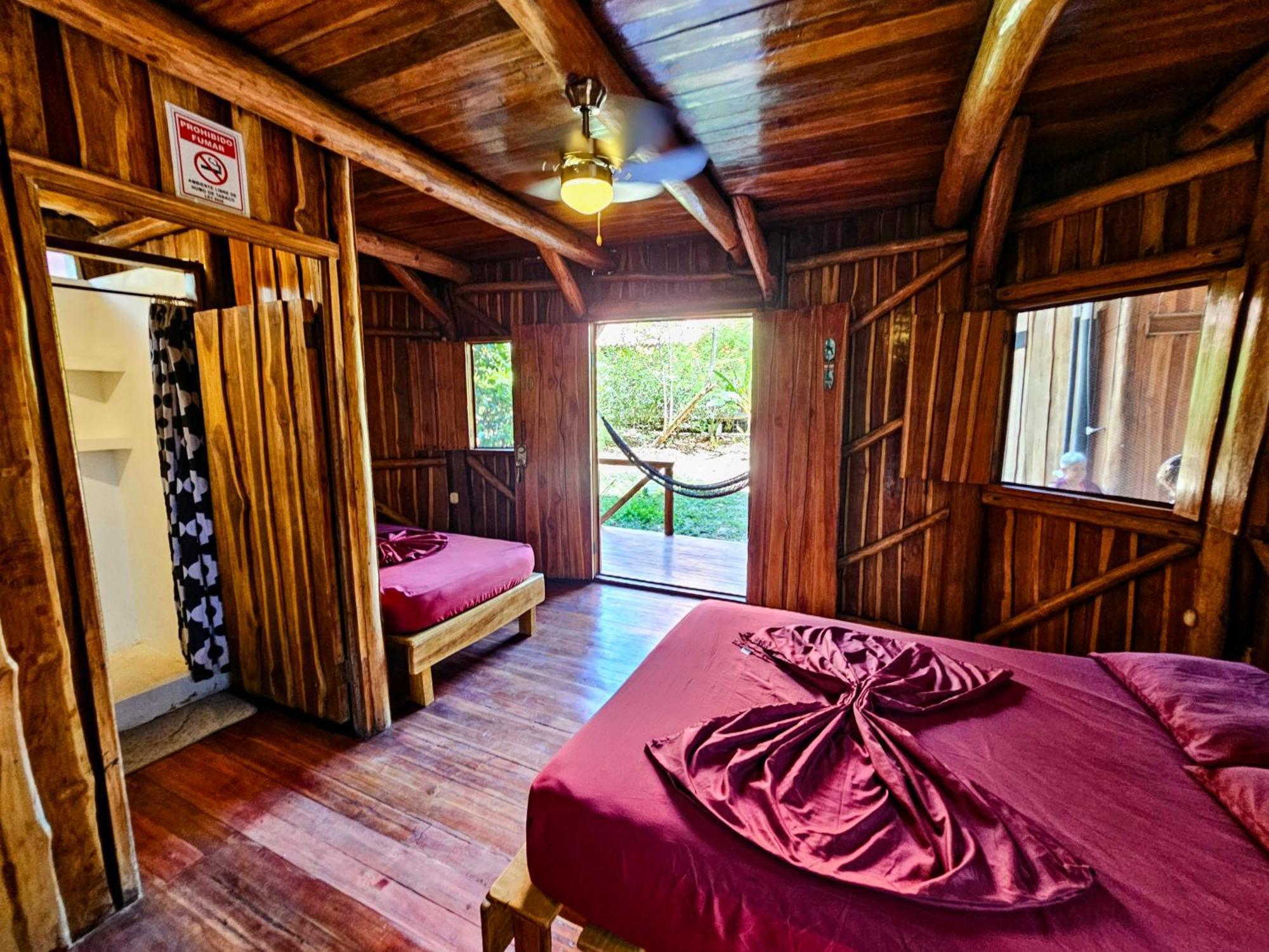Lodge Don Jon's Surf And Yoga