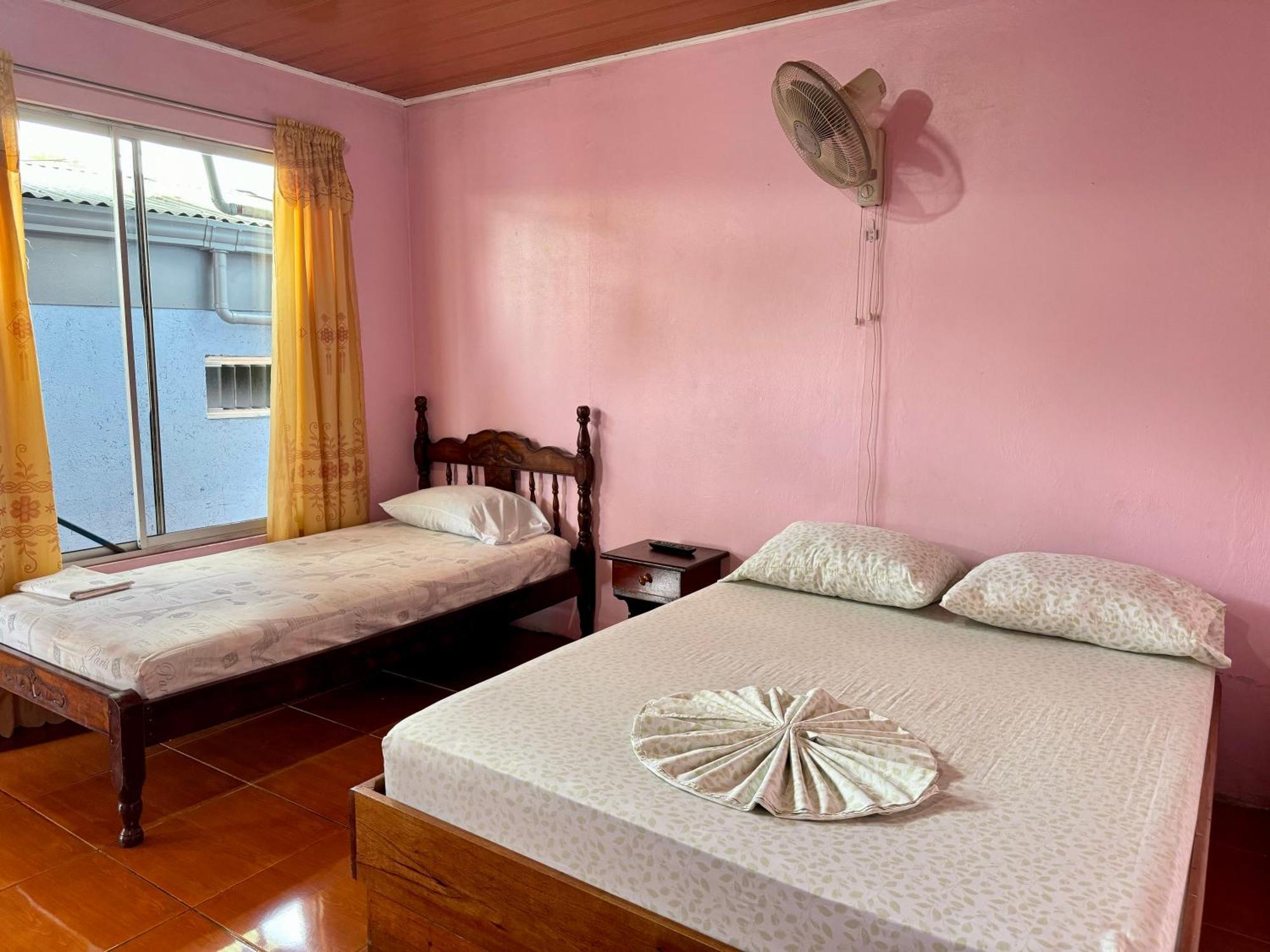 Cabinas Palmas Del Sol Bed & Breakfast La Fortuna