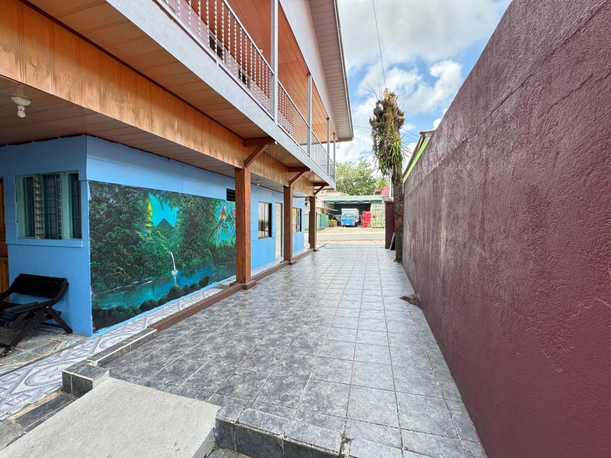 Cabinas Palmas Del Sol Bed & Breakfast La Fortuna