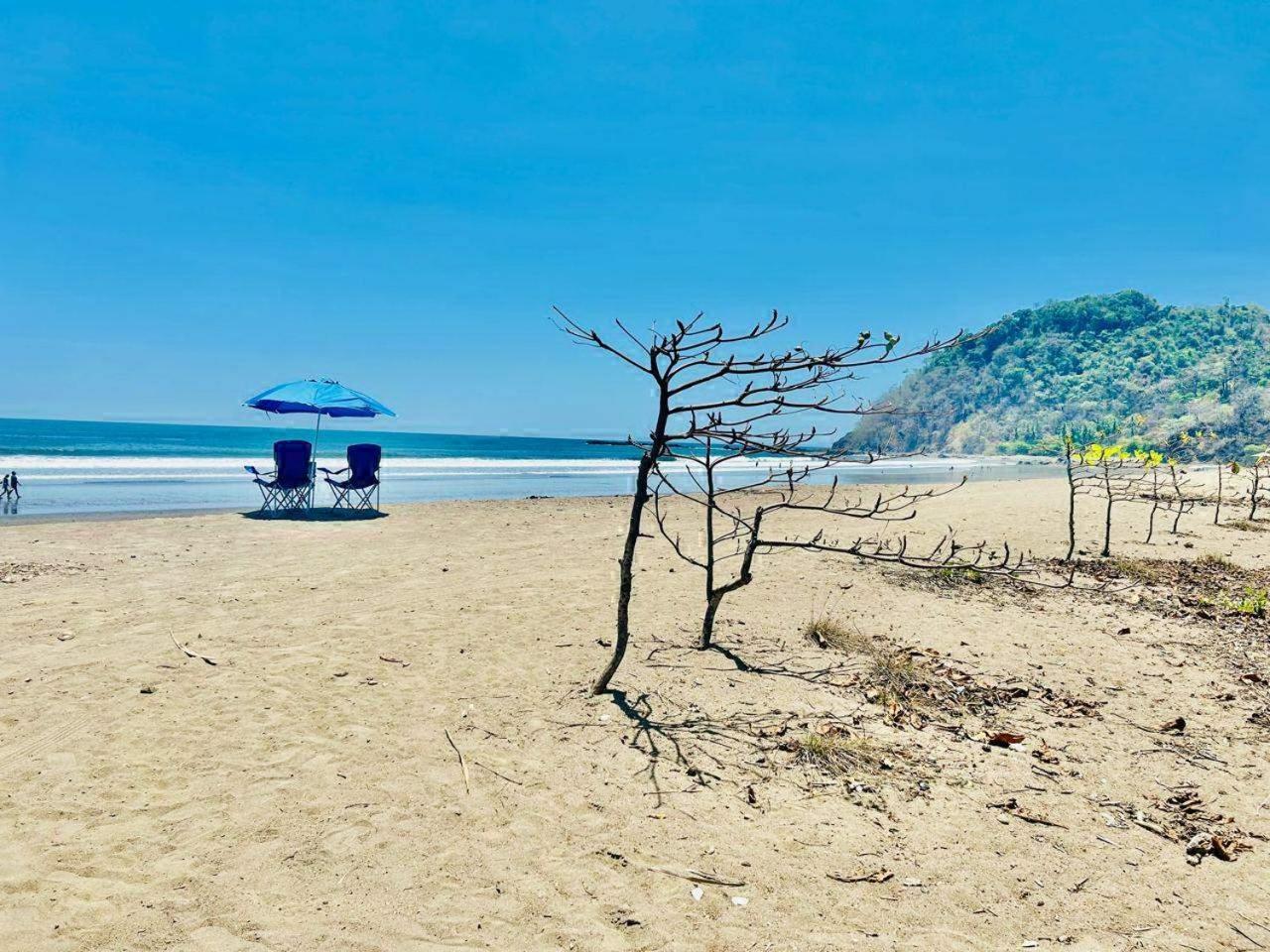 Apartamento De Lujo En Playa Jaco, Frente Al Mar, Wifi, Ac, Parqueo Privado Y Piscinas