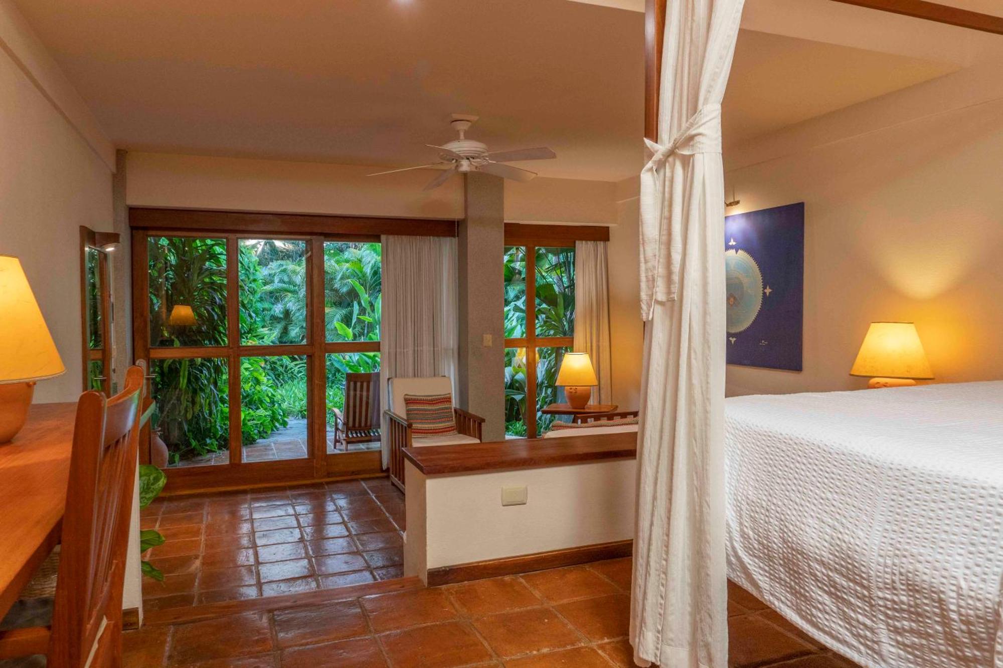 Capitan Suizo Beachfront Boutique Tamarindo