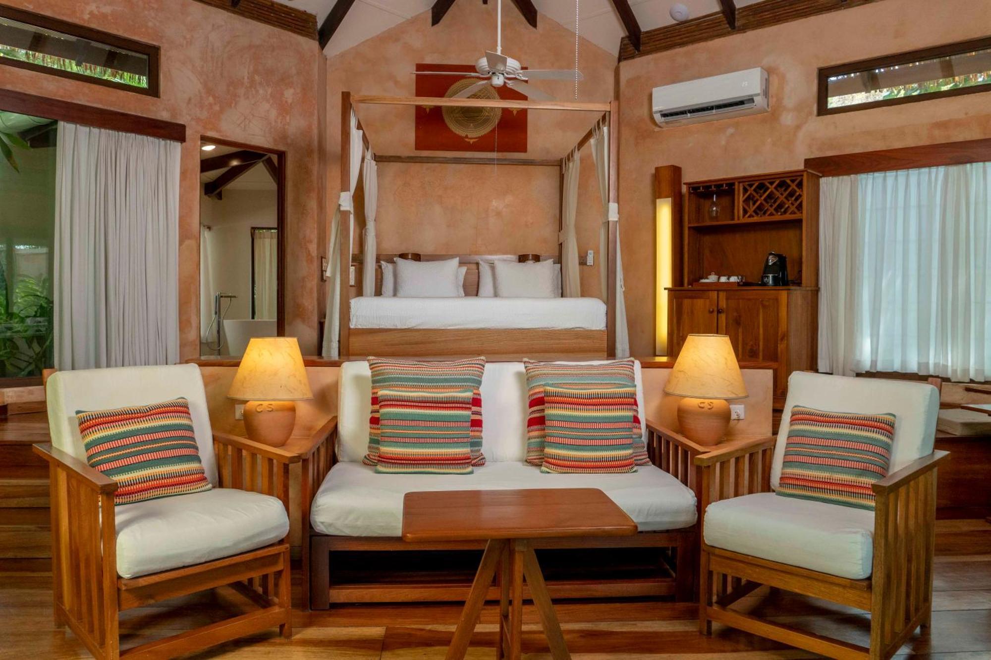 Hotel Capitan Suizo Beachfront Boutique 4*