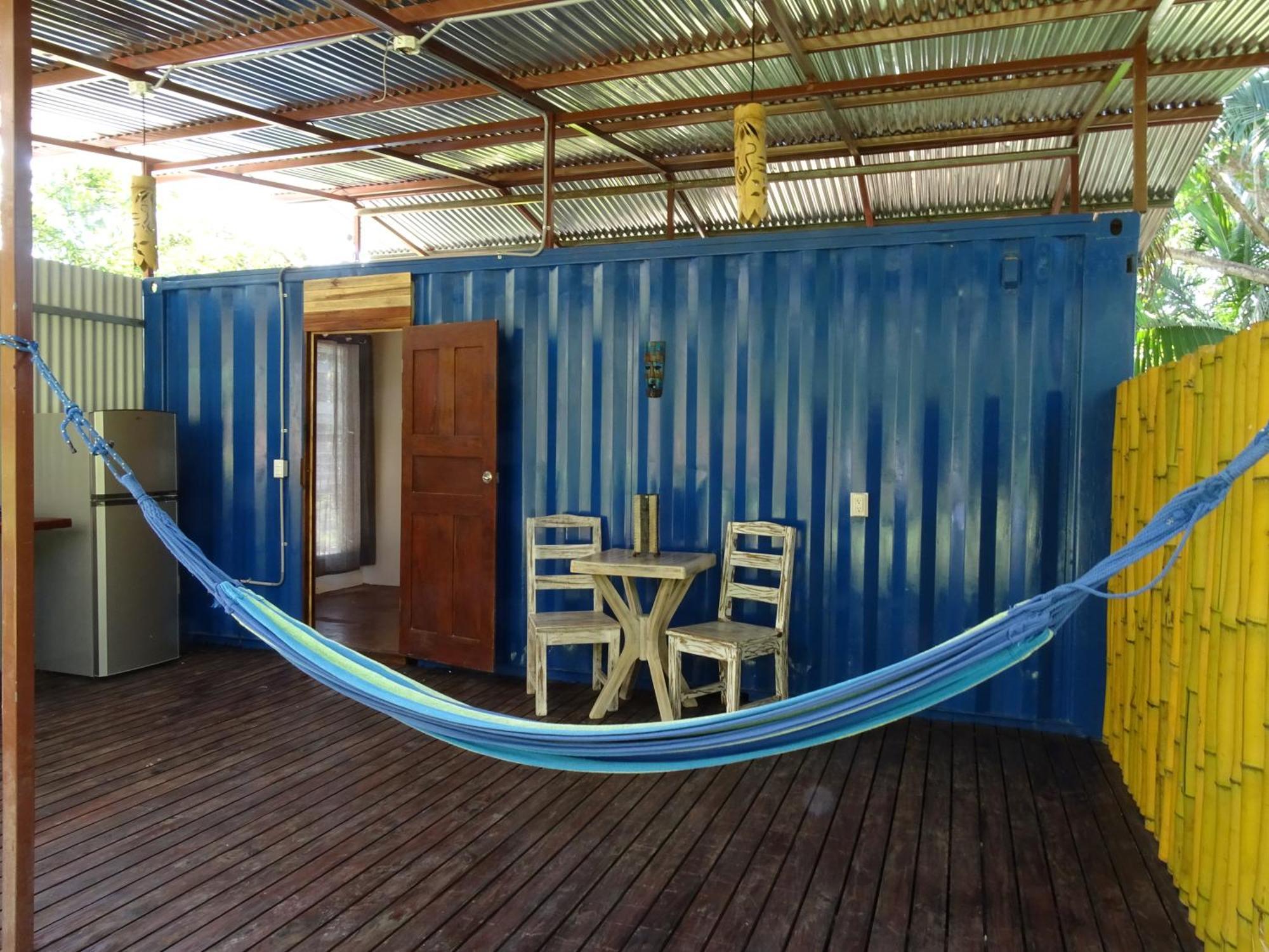 Indigo Yoga Surf Hotel 2*