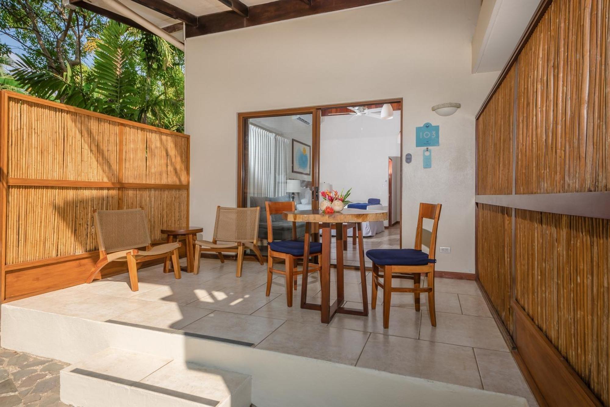 Hotel The Coast Beachfront 4*