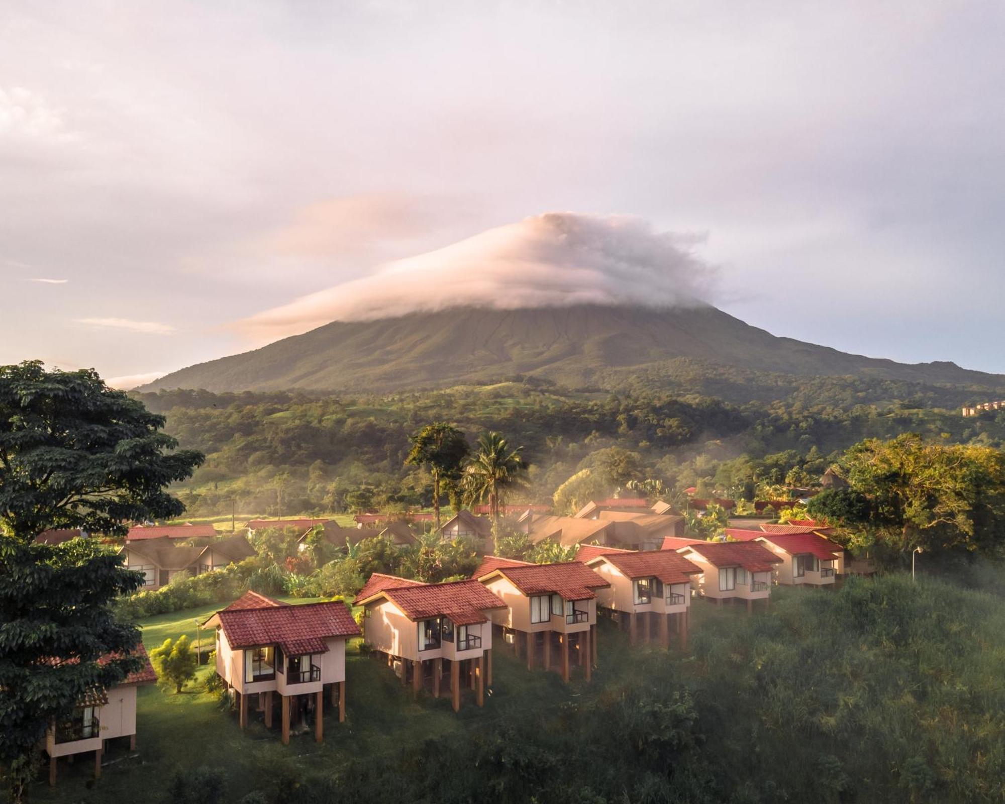 Montana De Fuego All Inclusive Hotel 4*