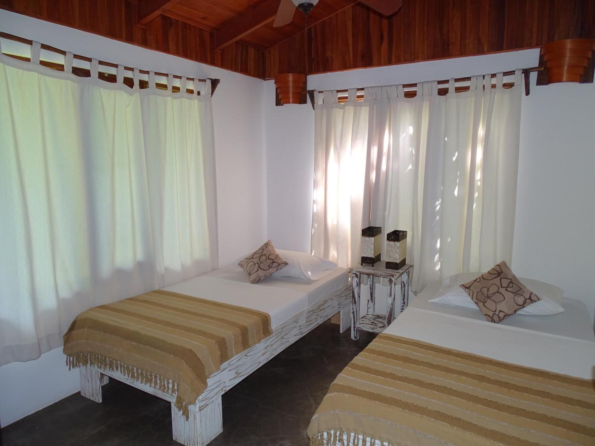 Hotel Indigo Yoga Surf Malpais