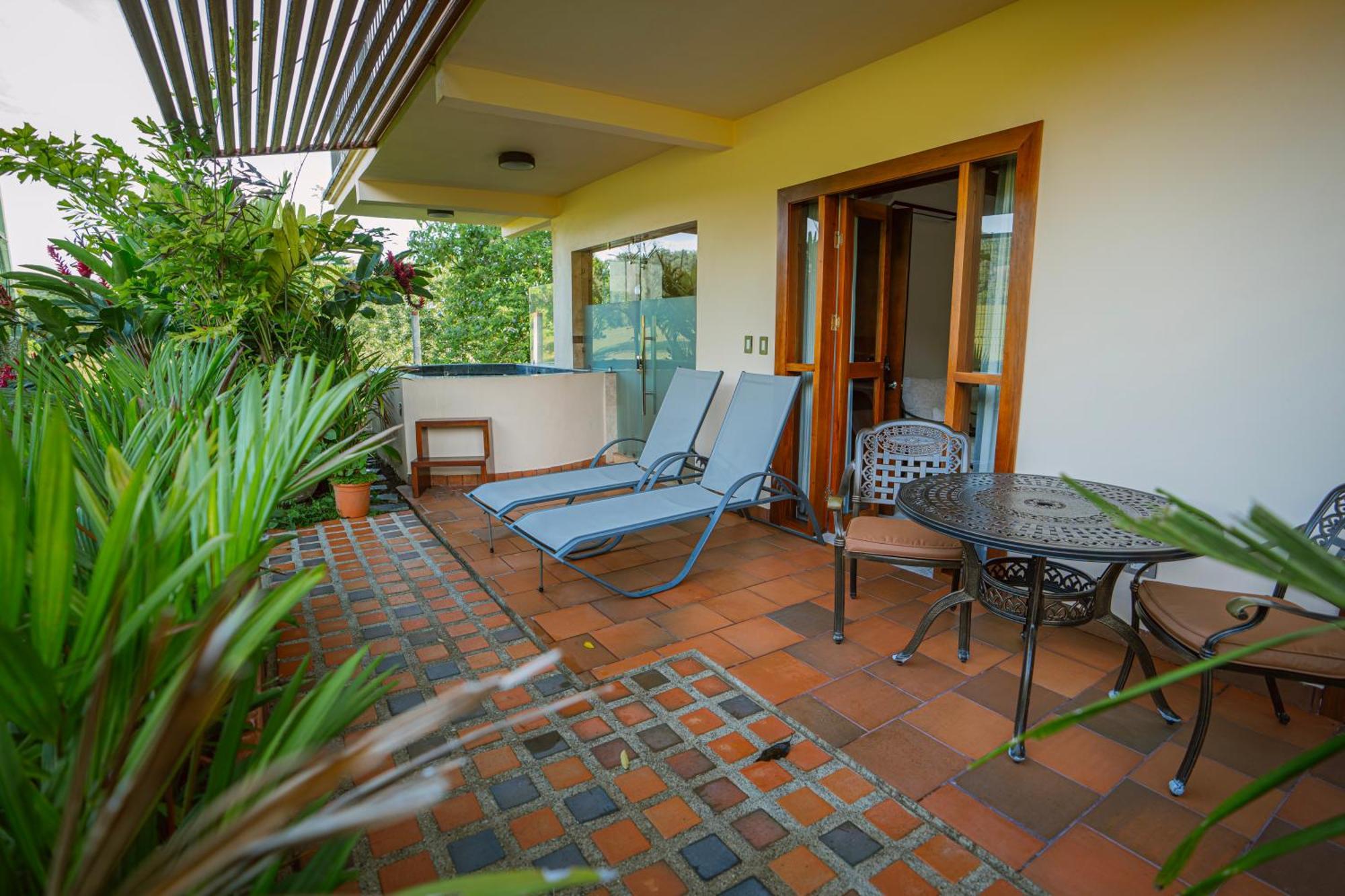 Paradise Hot Springs - Thermal Water & Volcano Views 4*