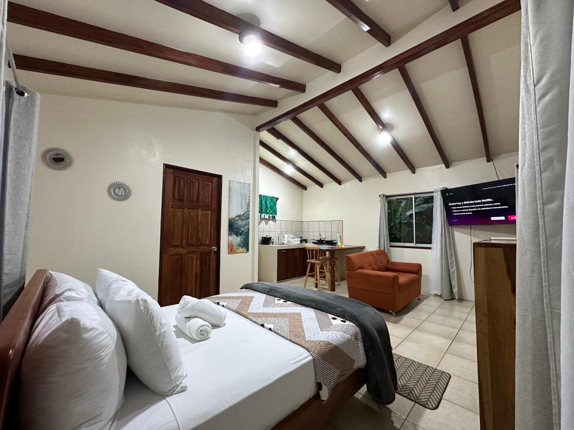Hotel Loma Real Hot Springs 2*
