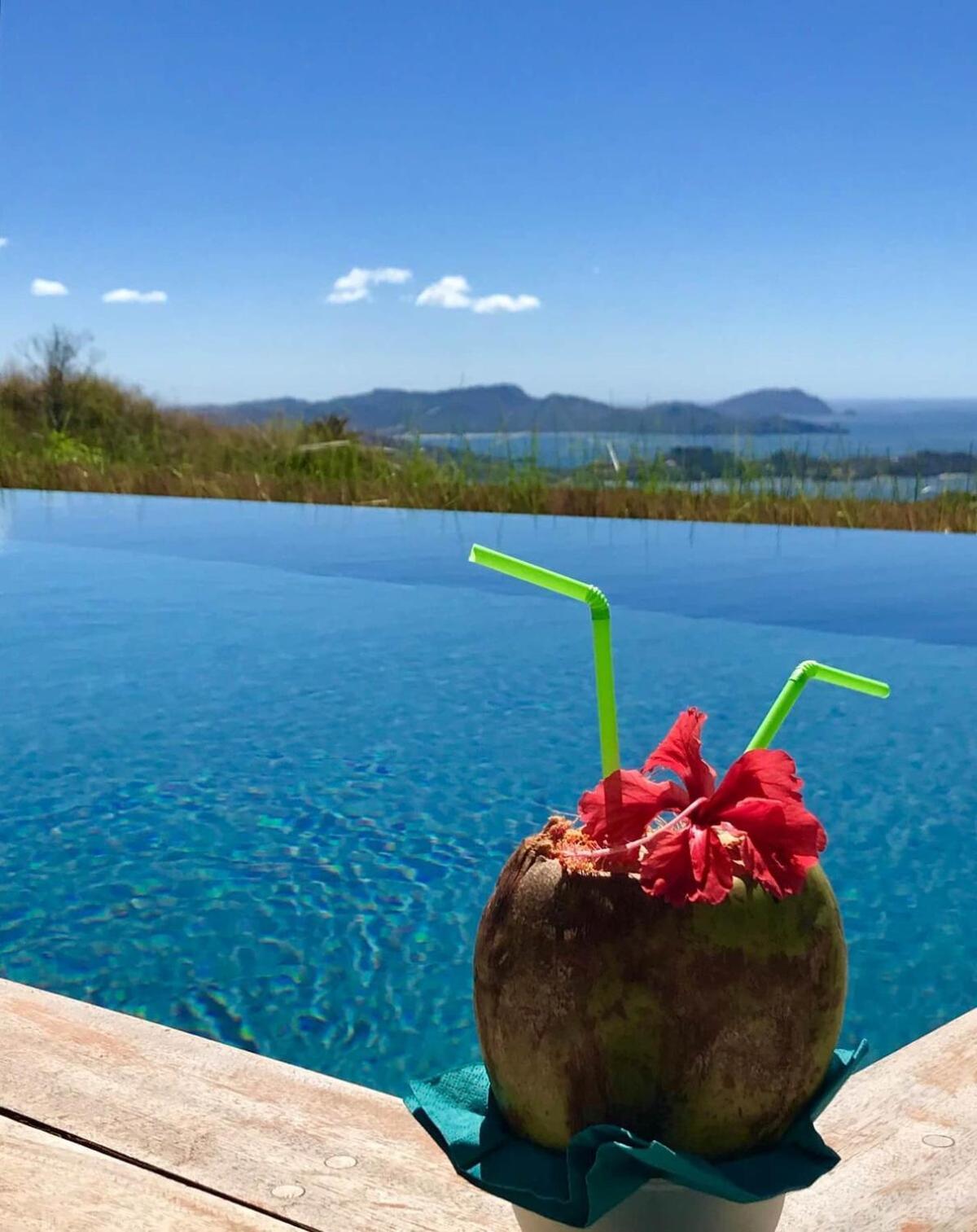 Serene Hilltop Haven Infinity Views Tranquil Vibe