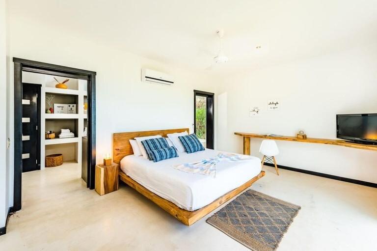 Serene Hilltop Haven Infinity Views Tranquil Vibe
