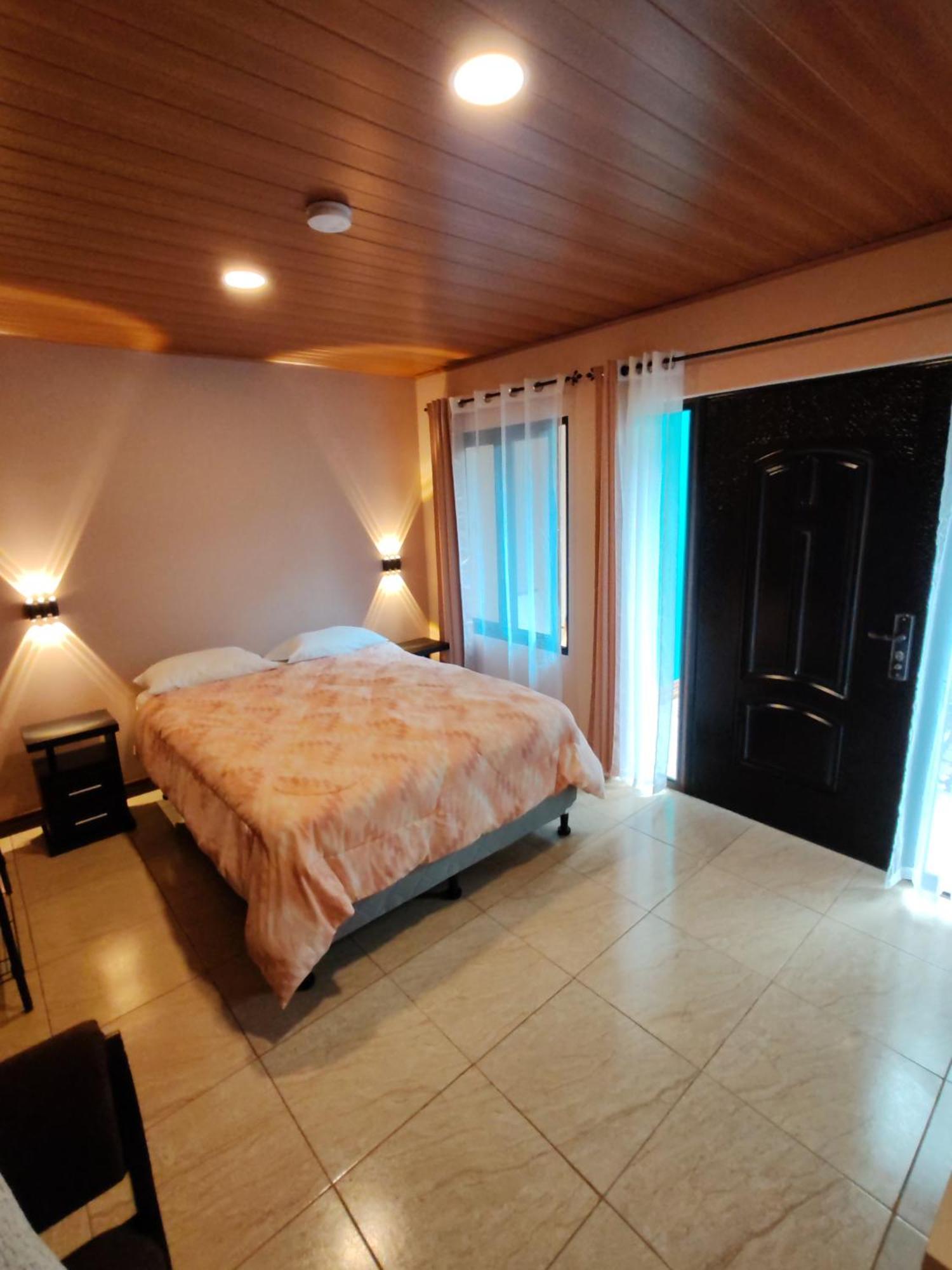 Bed & Breakfast Mi Casa Su Casa Monteverde