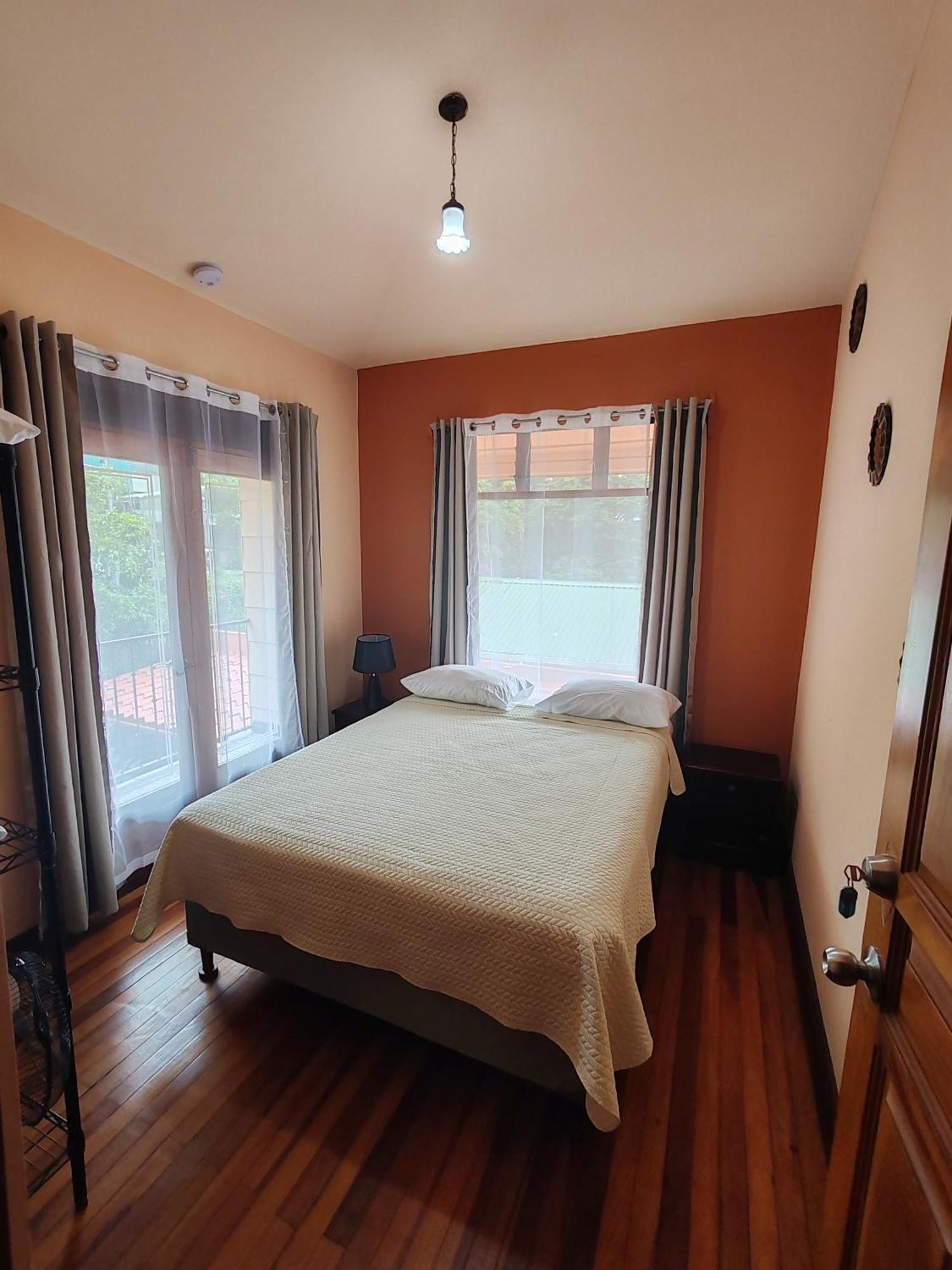 Mi Casa Su Casa *