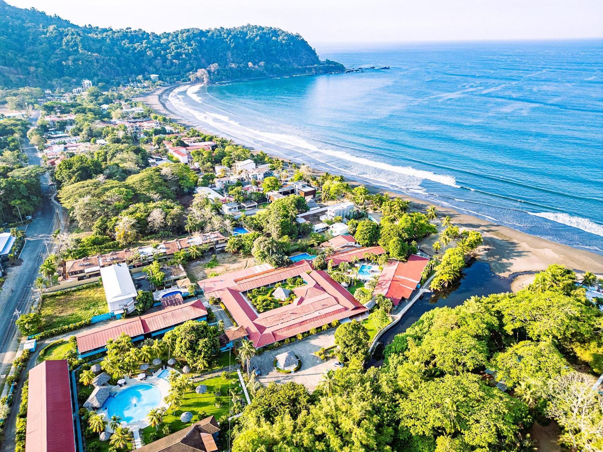 Hotel Break & Cr Surf Camp