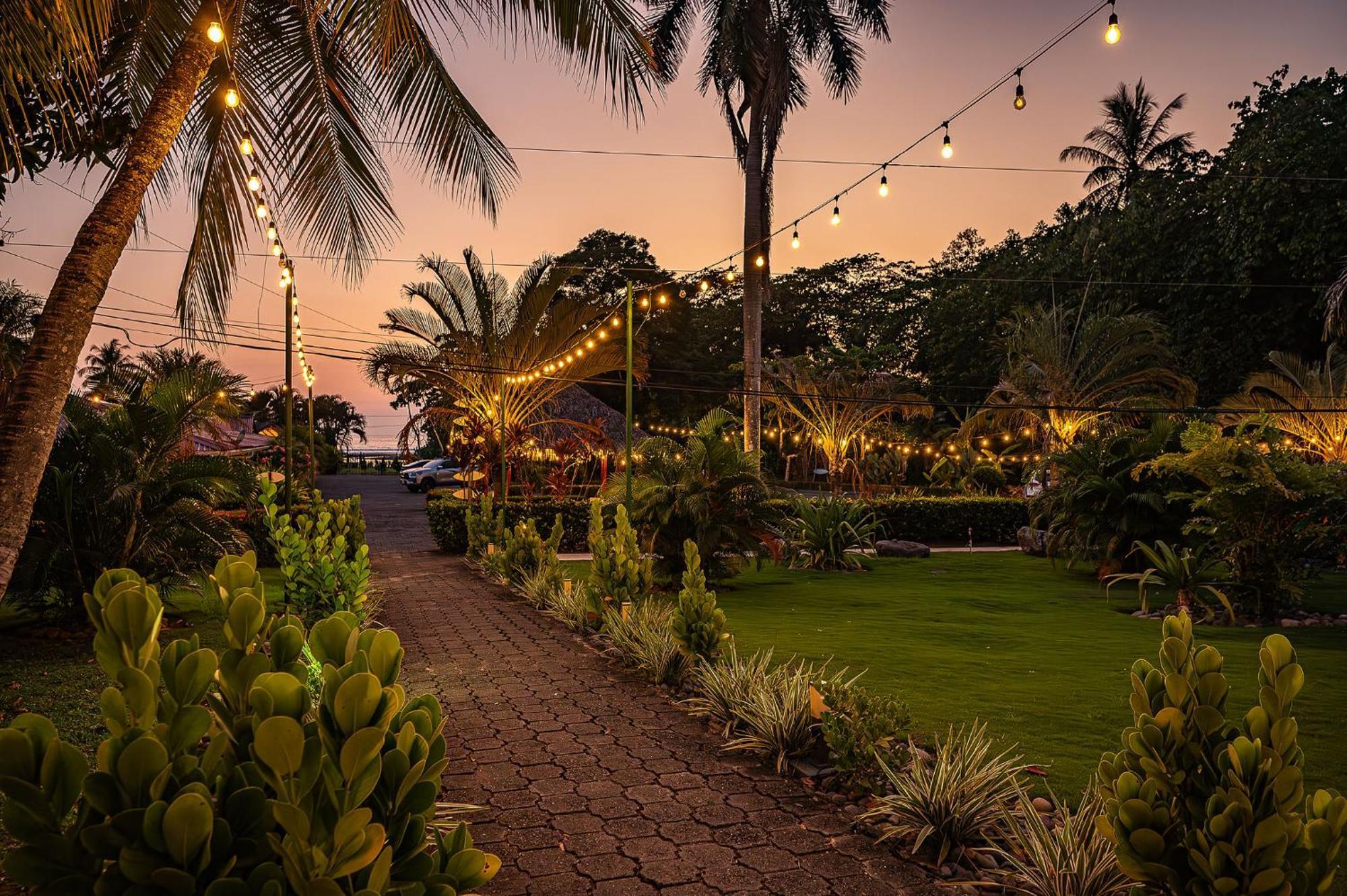 Break & Cr Surf Camp Hotel Jaco
