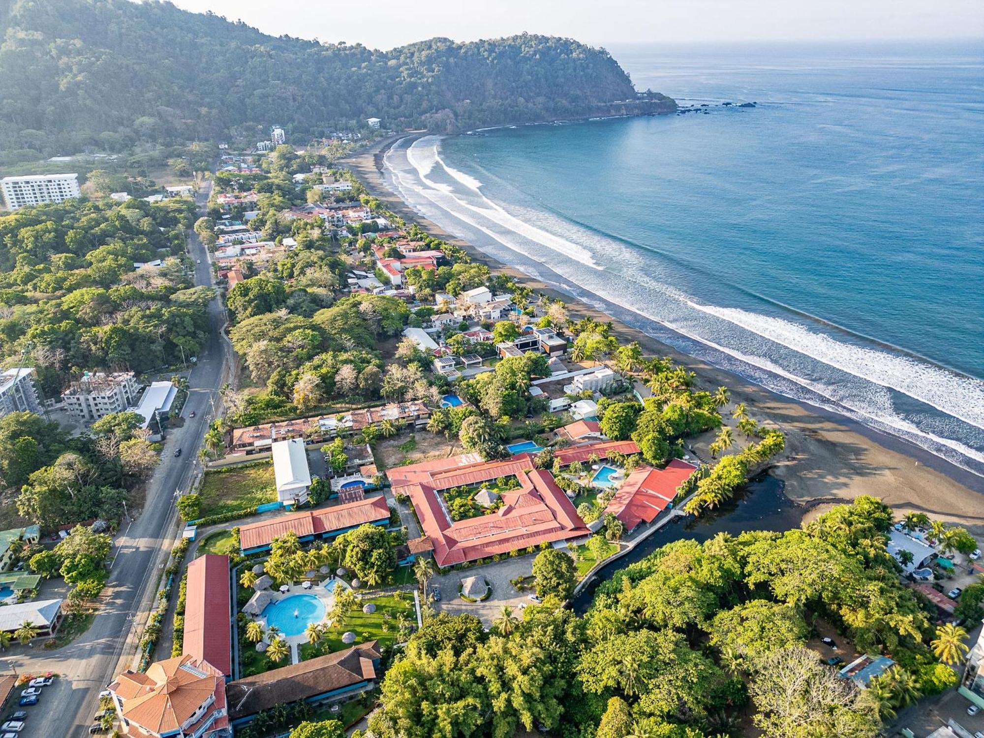 Hotel Break & Cr Surf Camp 3*