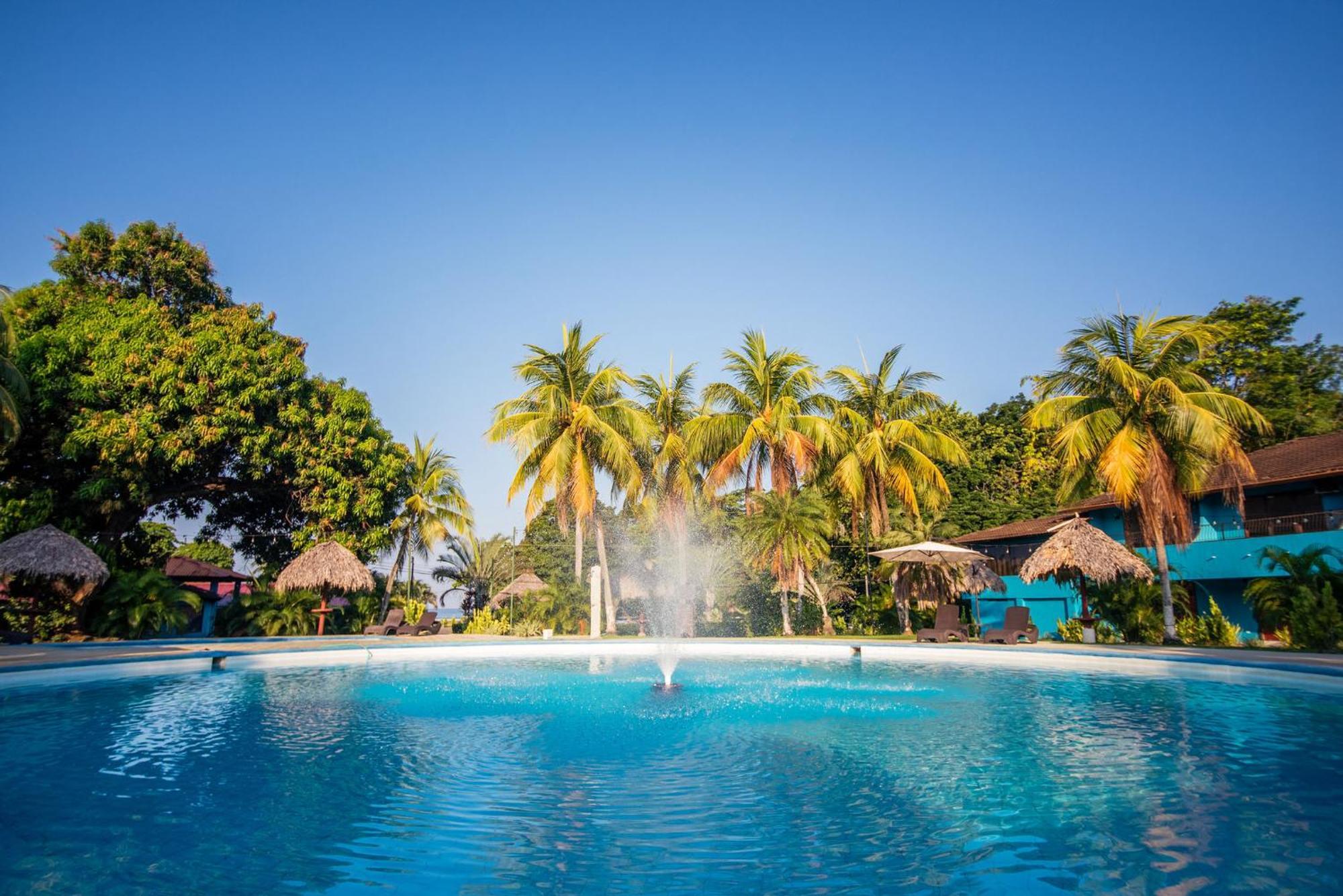 Break & Cr Surf Camp Hotel 3*