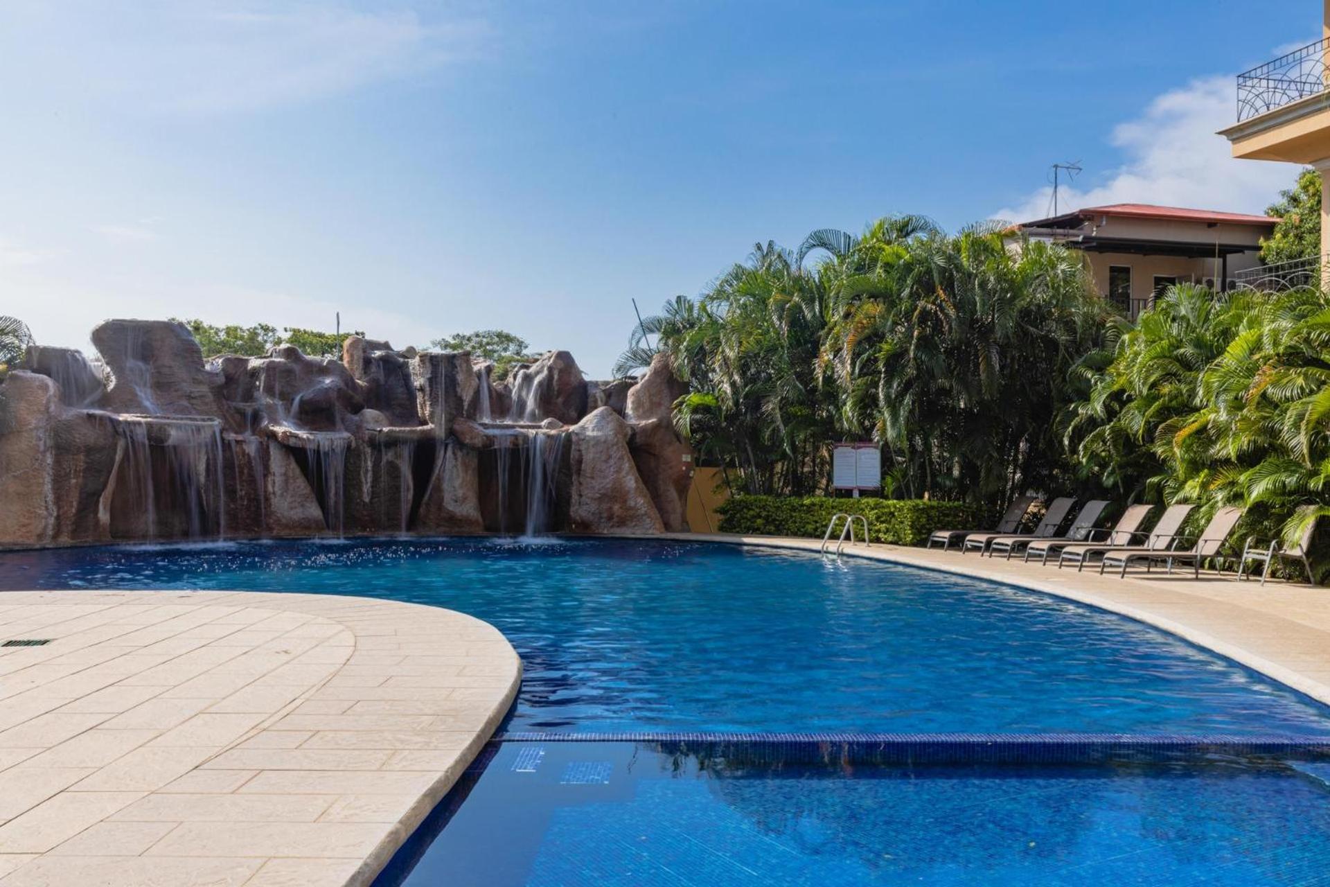 Sunrise 6- Ocean View 2 Bedroom Condo, Steps To The