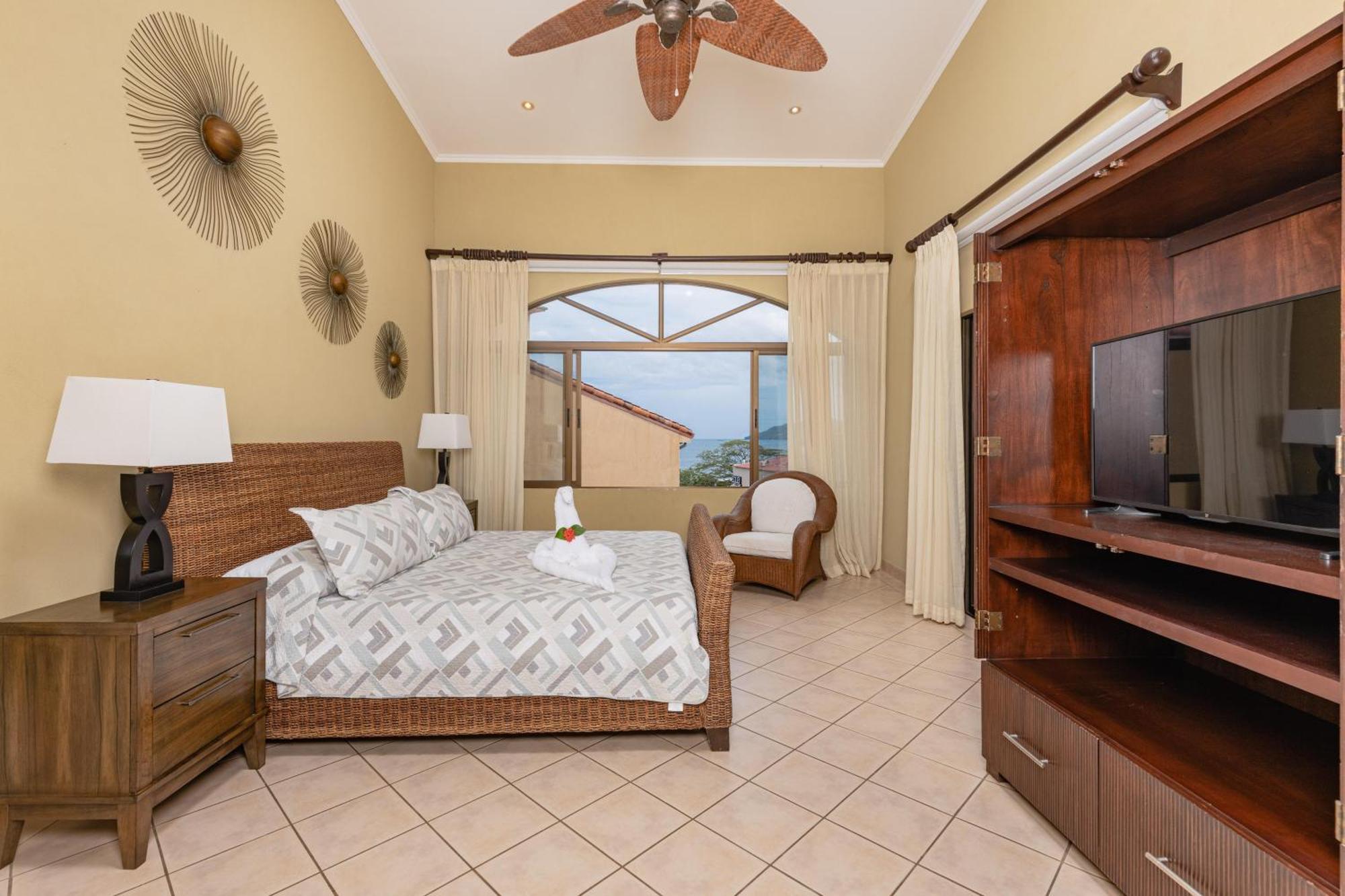 Sunrise 20- 3 Bedroom Ocean View Penthouse Tamarindo