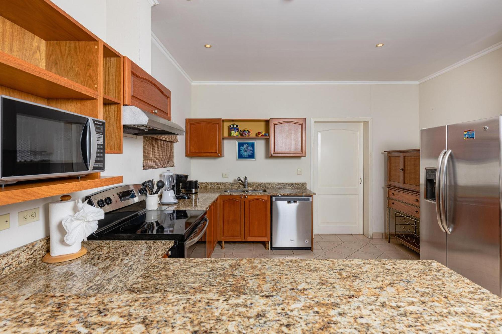 Sunrise 20- 3 Bedroom Ocean View Penthouse Apartment