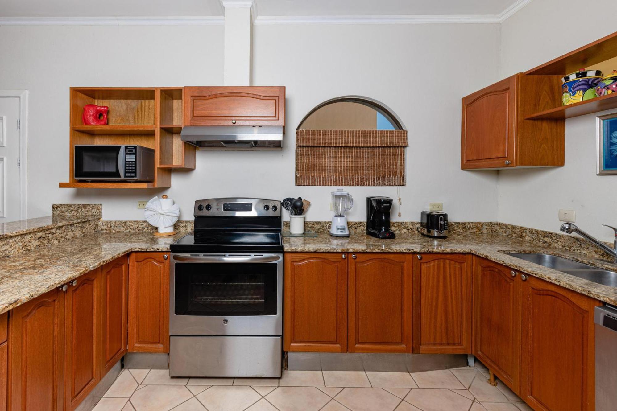 Sunrise 20- 3 Bedroom Ocean View Penthouse