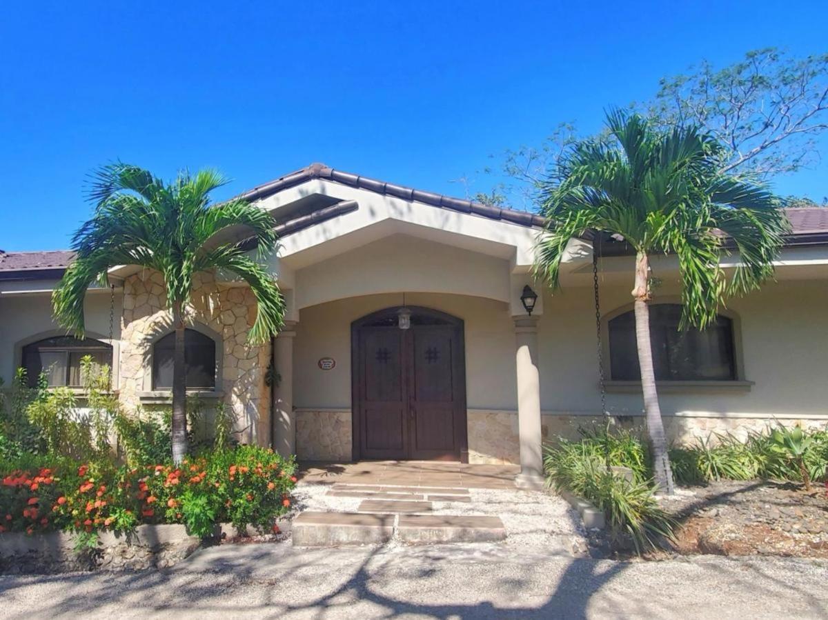 Casa Cocoa - 3 Bedroom In Playa Langosta Holiday home