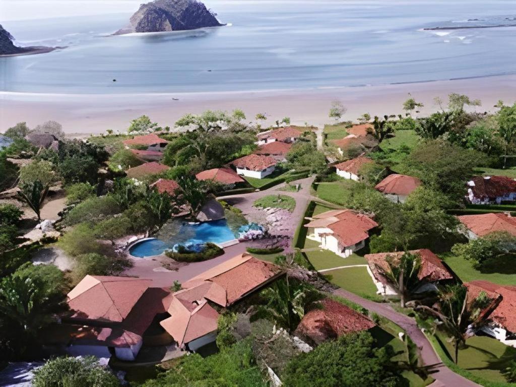 Playa Front 3*