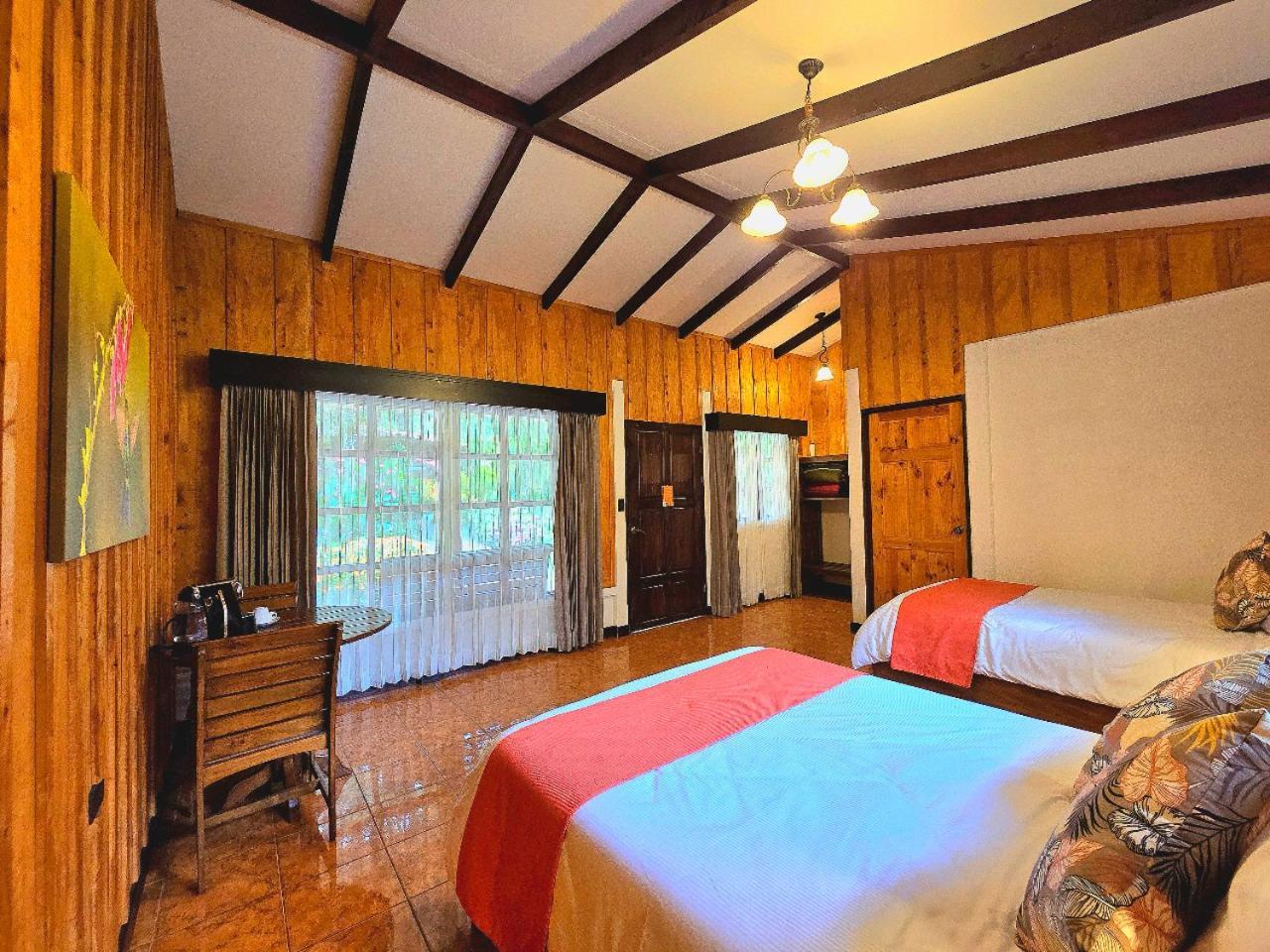 Lodge De Montana Suria *