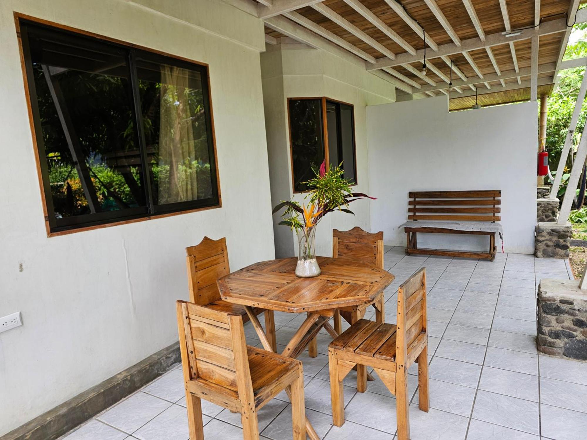 Don Jon's Surf And Yoga Lodge *