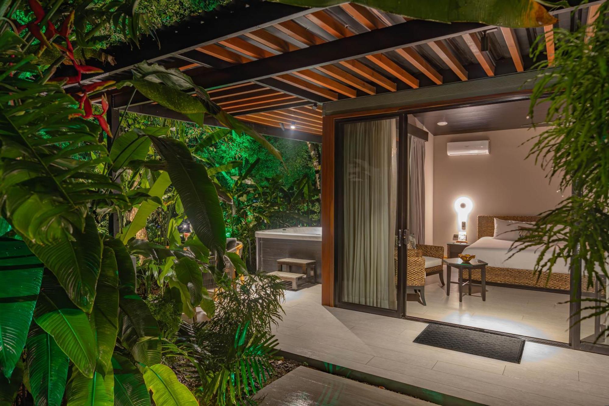 Noah's Forest By Tifakara Hotel 4*