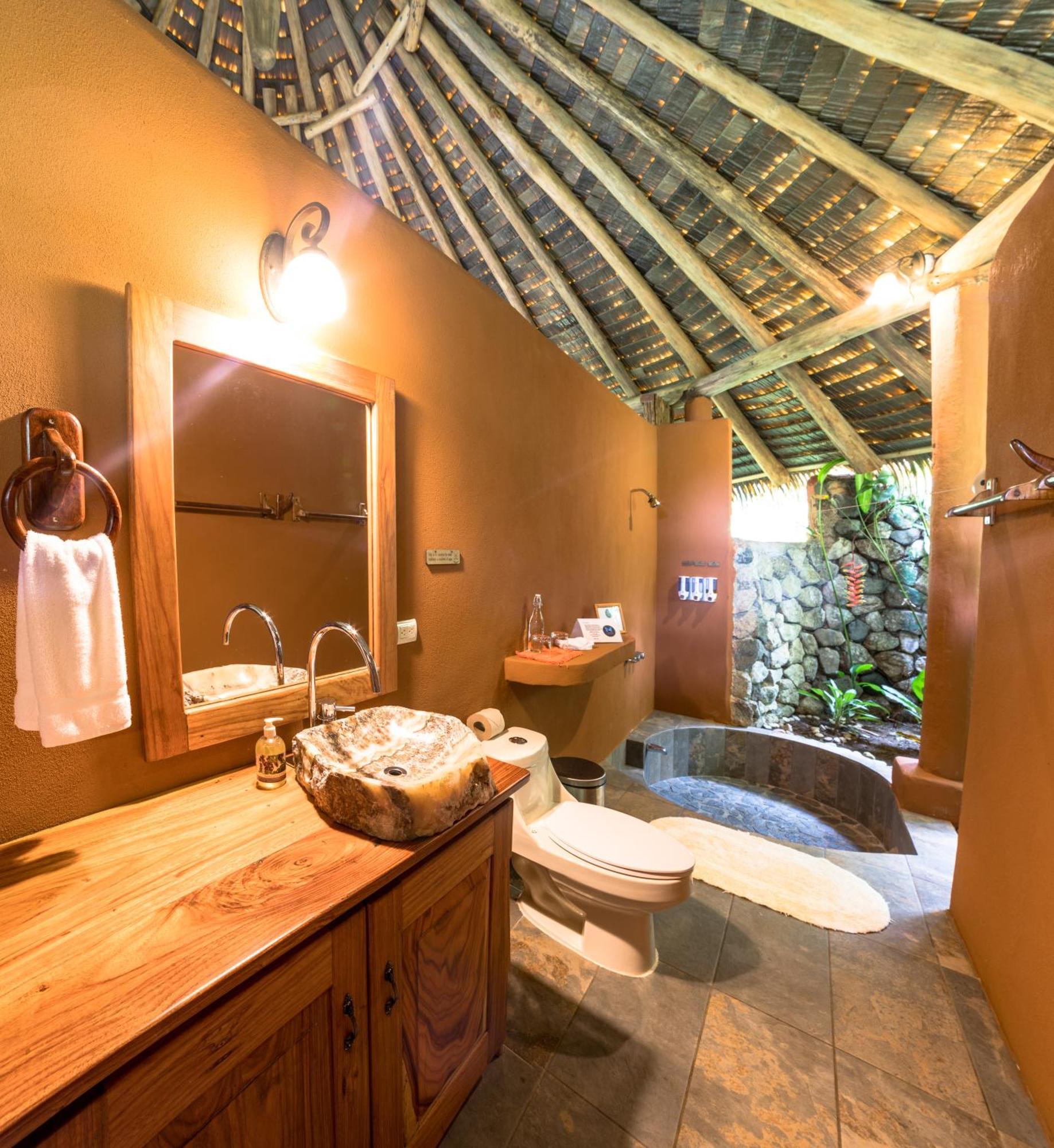 Luna Lodge