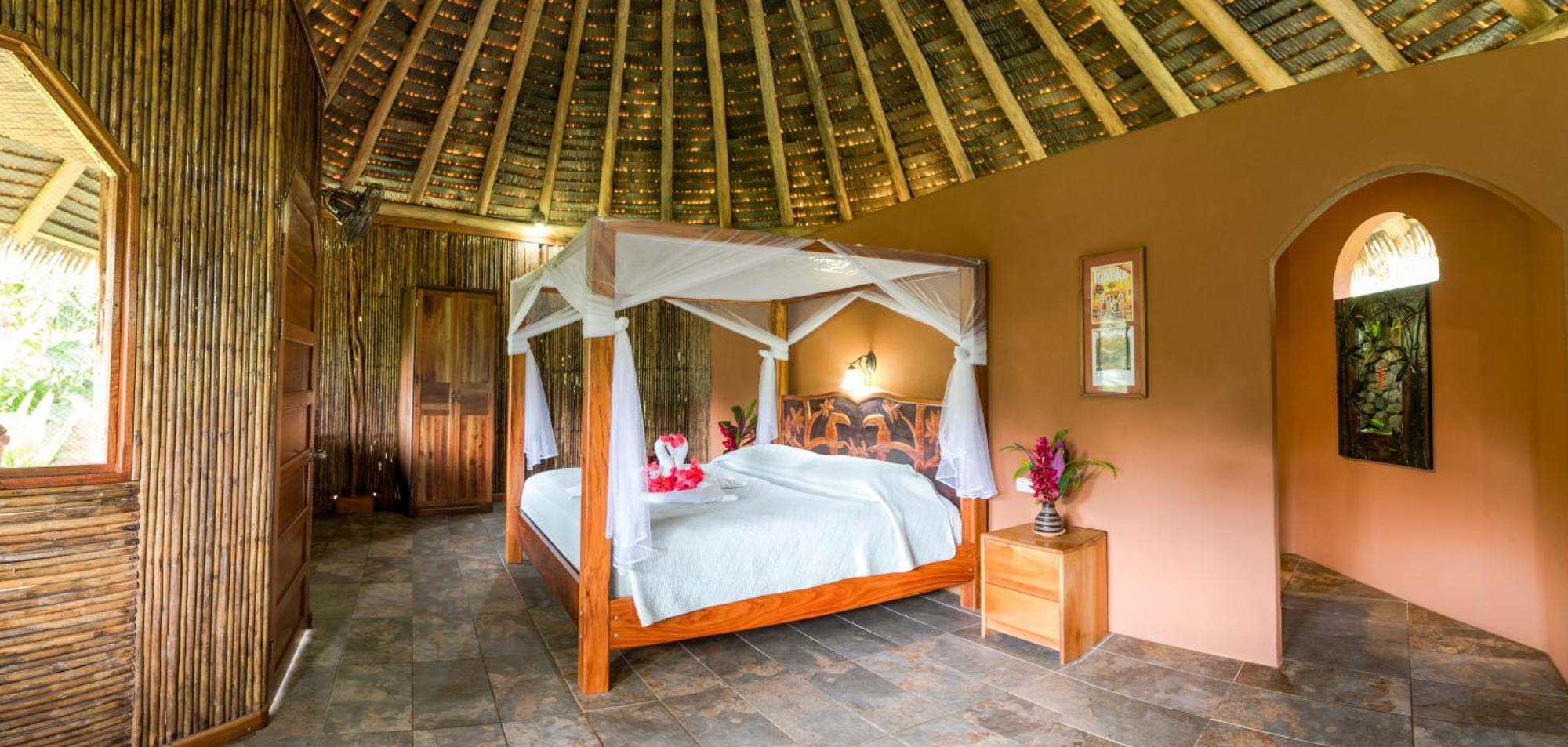 Luna Lodge *
