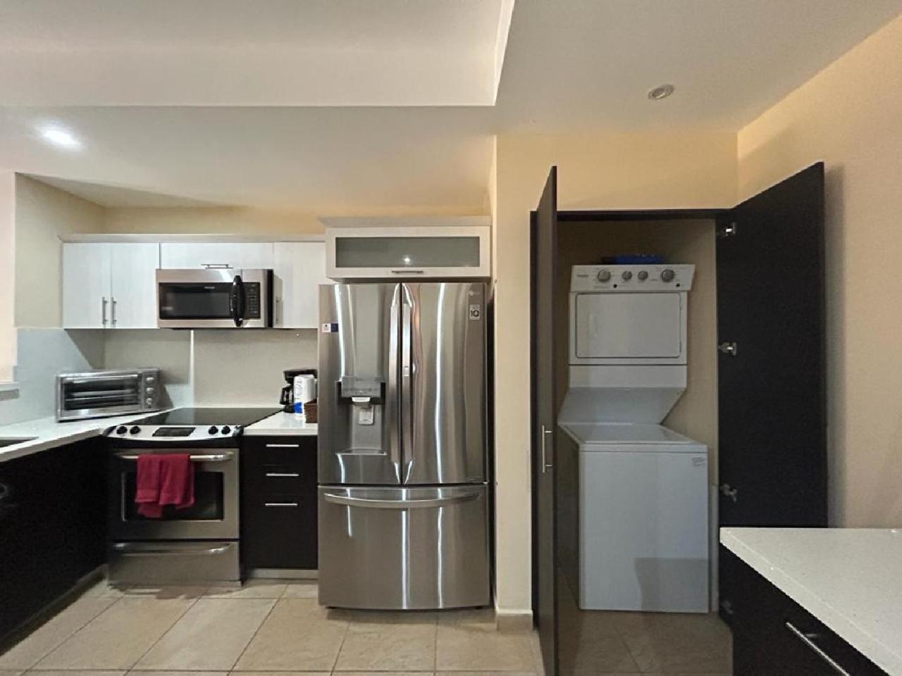 Apartamento De Lujo En Playa Jaco, Frente Al Mar, Wifi, Ac, Parqueo Privado Y Piscinas Jaco