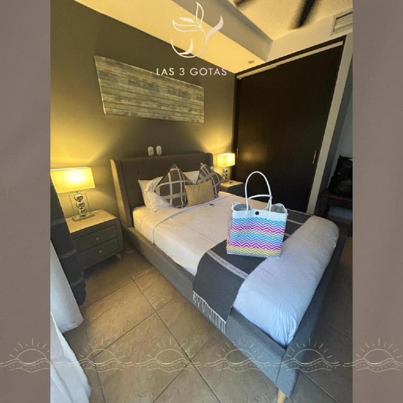 Apartamento De Lujo En Playa Jaco, Frente Al Mar, Wifi, Ac, Parqueo Privado Y Piscinas Apartment *