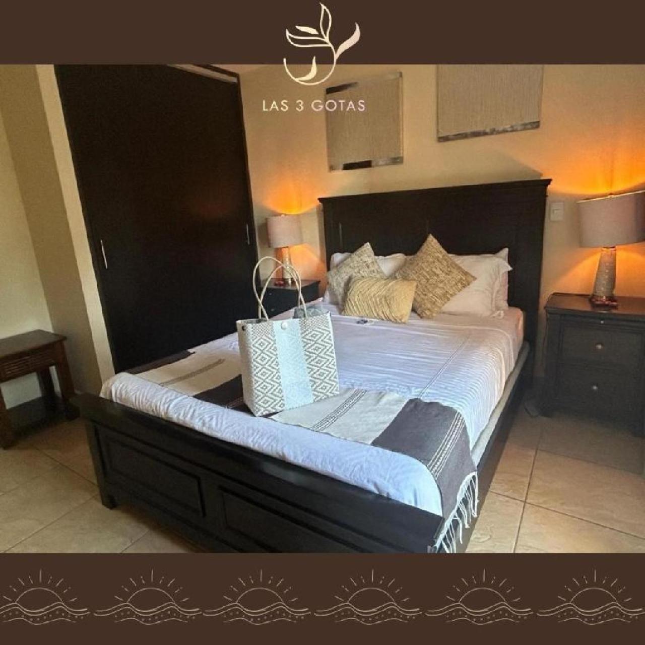 Apartamento De Lujo En Playa Jaco, Frente Al Mar, Wifi, Ac, Parqueo Privado Y Piscinas *