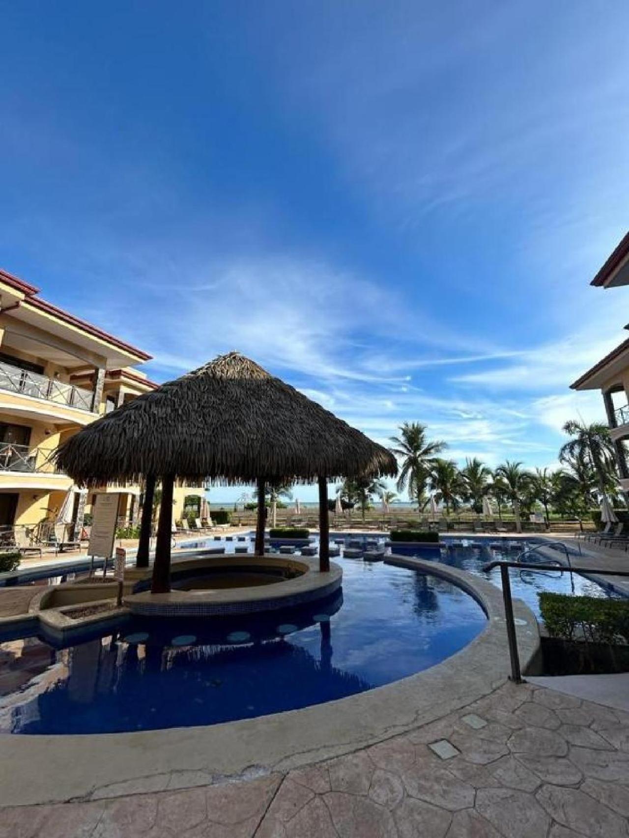 Apartamento De Lujo En Playa Jaco, Frente Al Mar, Wifi, Ac, Parqueo Privado Y Piscinas Apartment Jaco