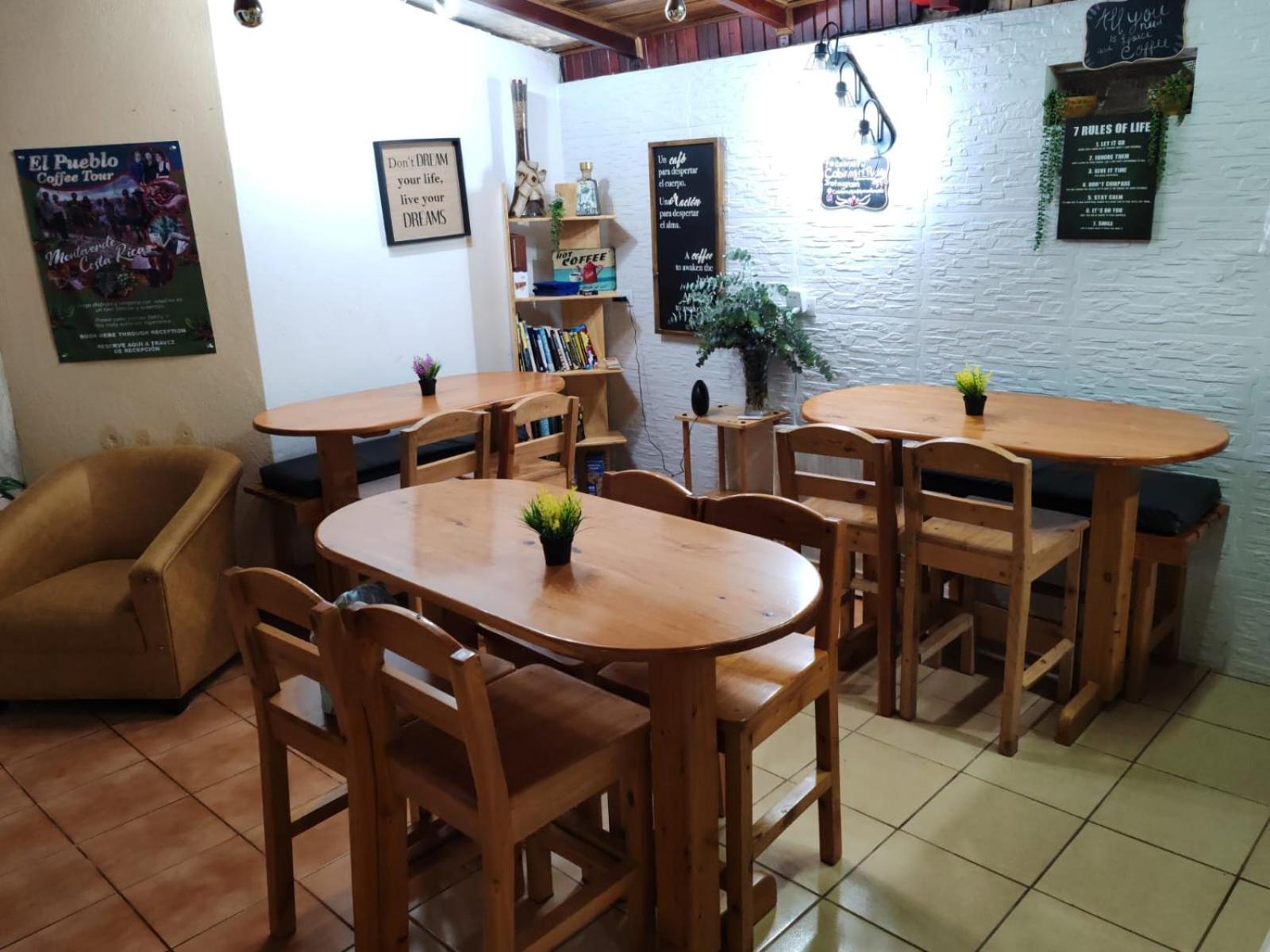 Cabinas El Pueblo B&B Monteverde 2*