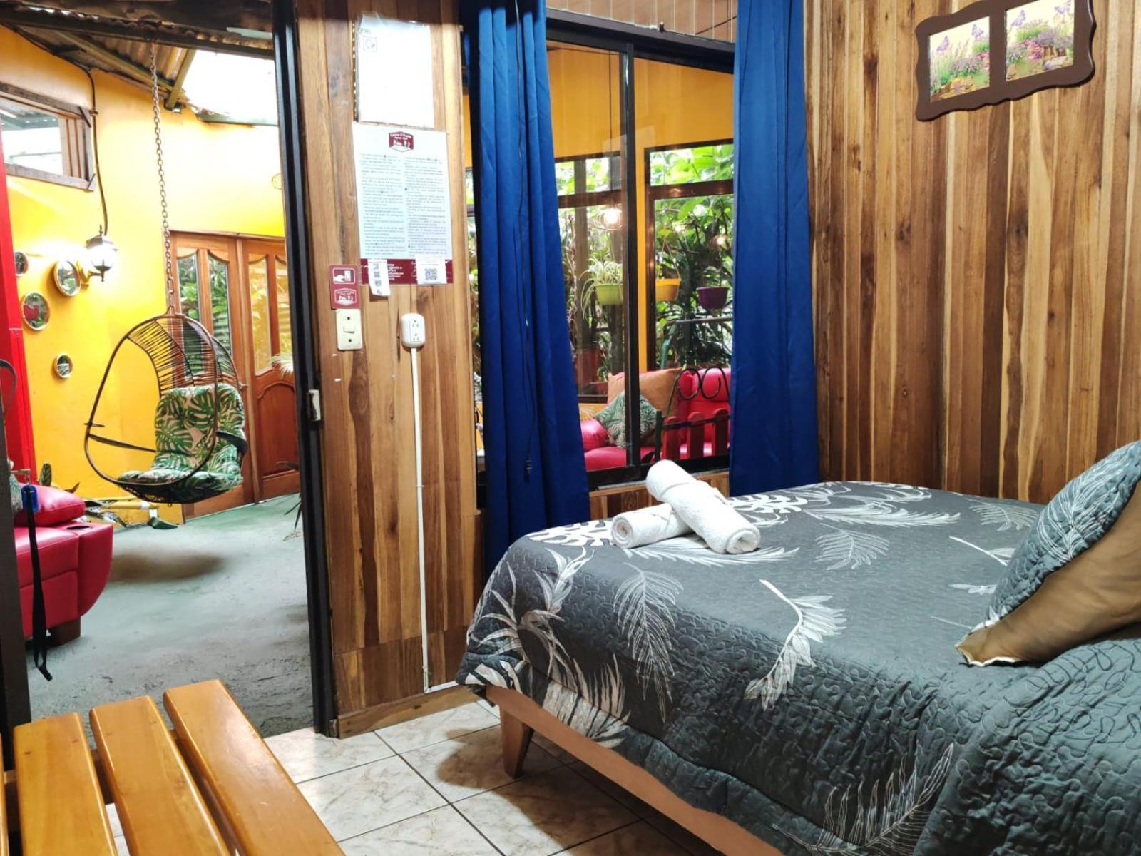 Bed & Breakfast Cabinas El Pueblo B&B Monteverde