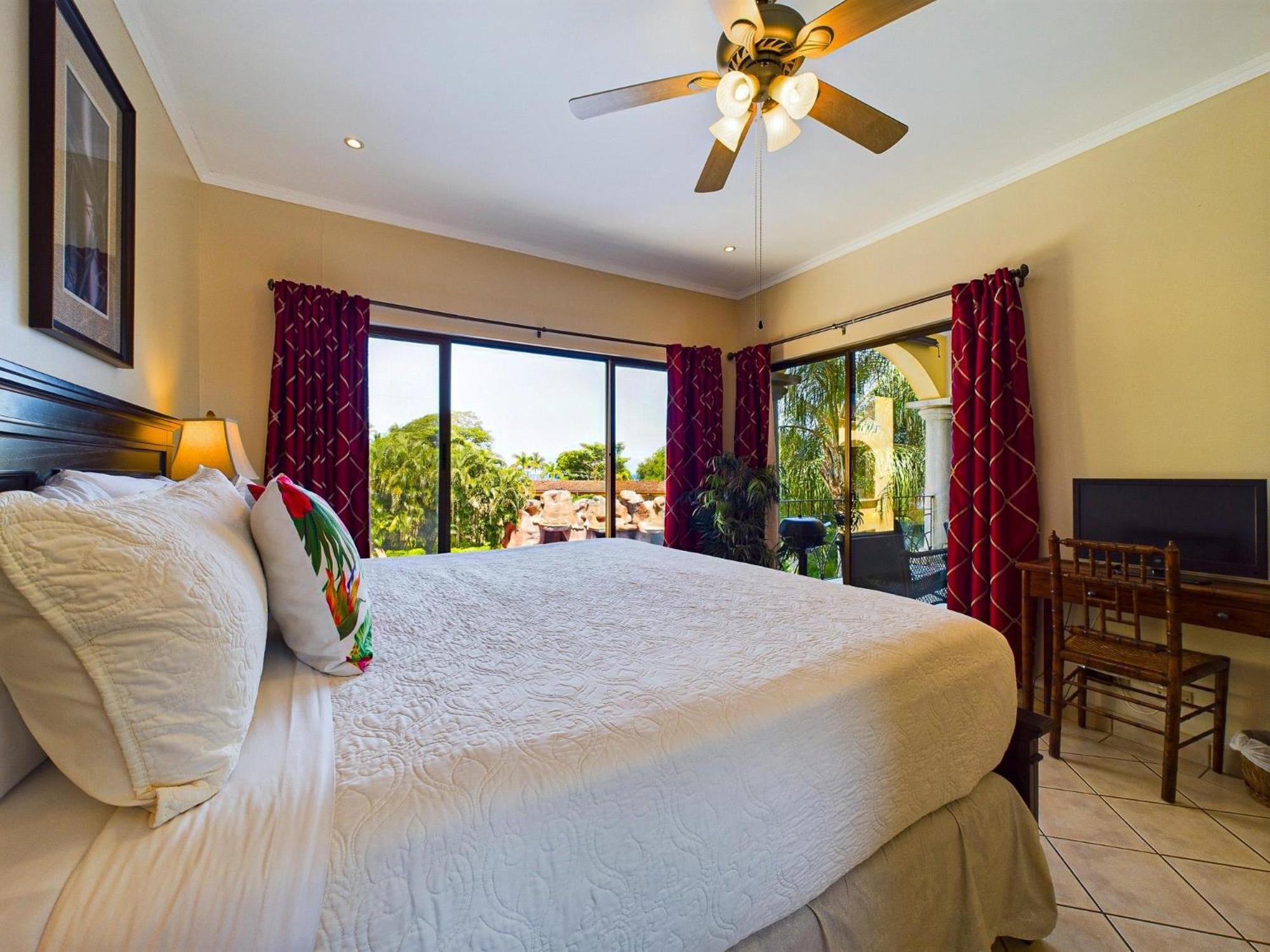 Apartment Sunrise 38- Ocean View 2 Bedroom Condo, Steps To The
